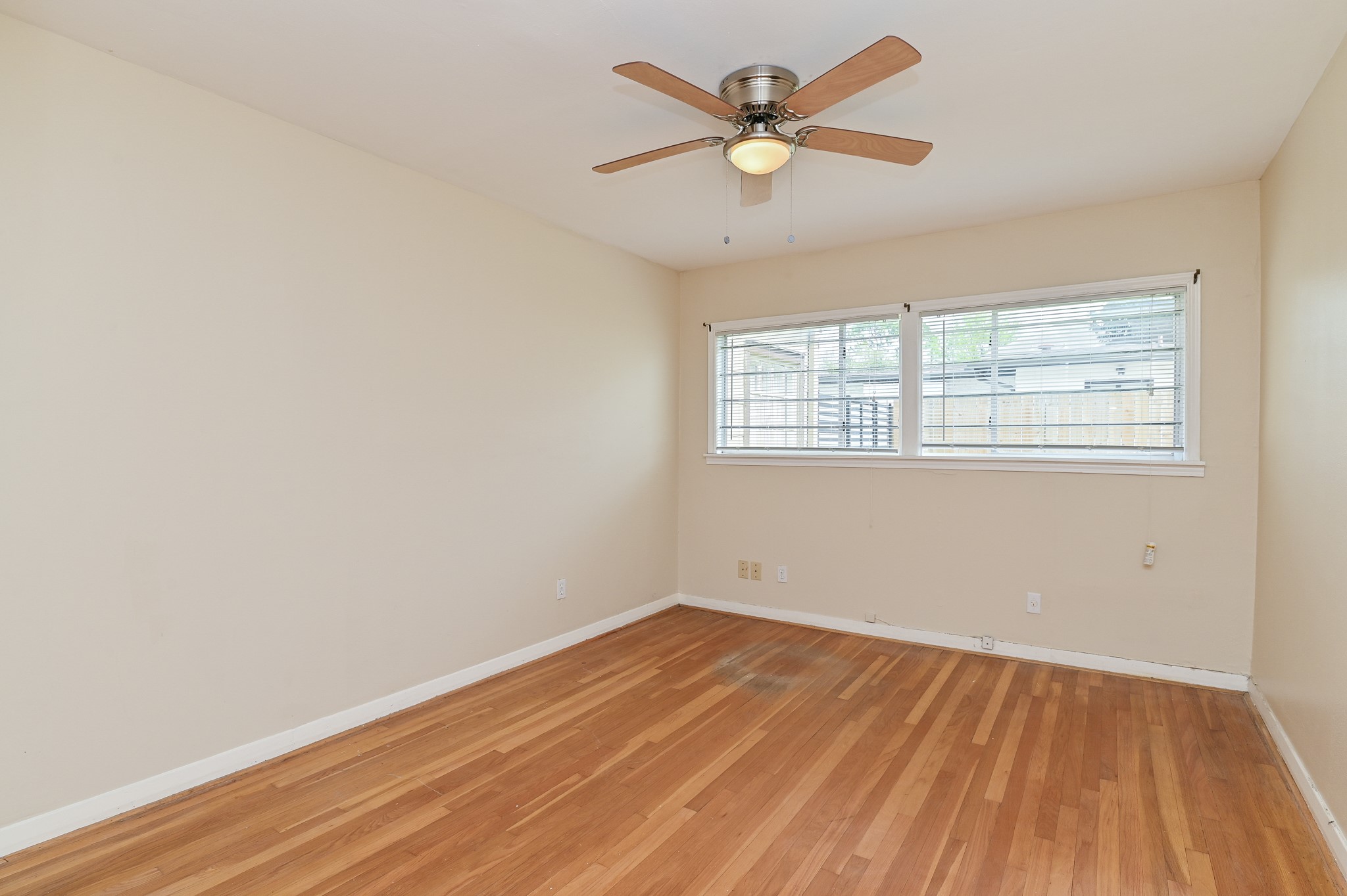 3738 Charleston Street, Houston, TX 77021 3738 Charleston Street, Houston, TX 77021