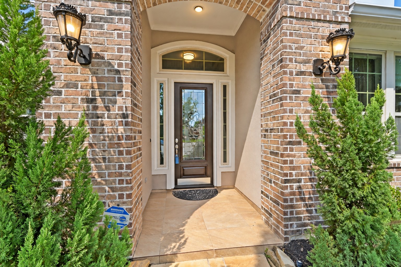 Make that call and start living the Towne Lake lifestyle! From boating and waterfront dining to shopping, recreation & endless activities, excitement is waiting just minutes from your front door. Open the door to your memories today and enjoy the lifestyle youve been dreaming of!