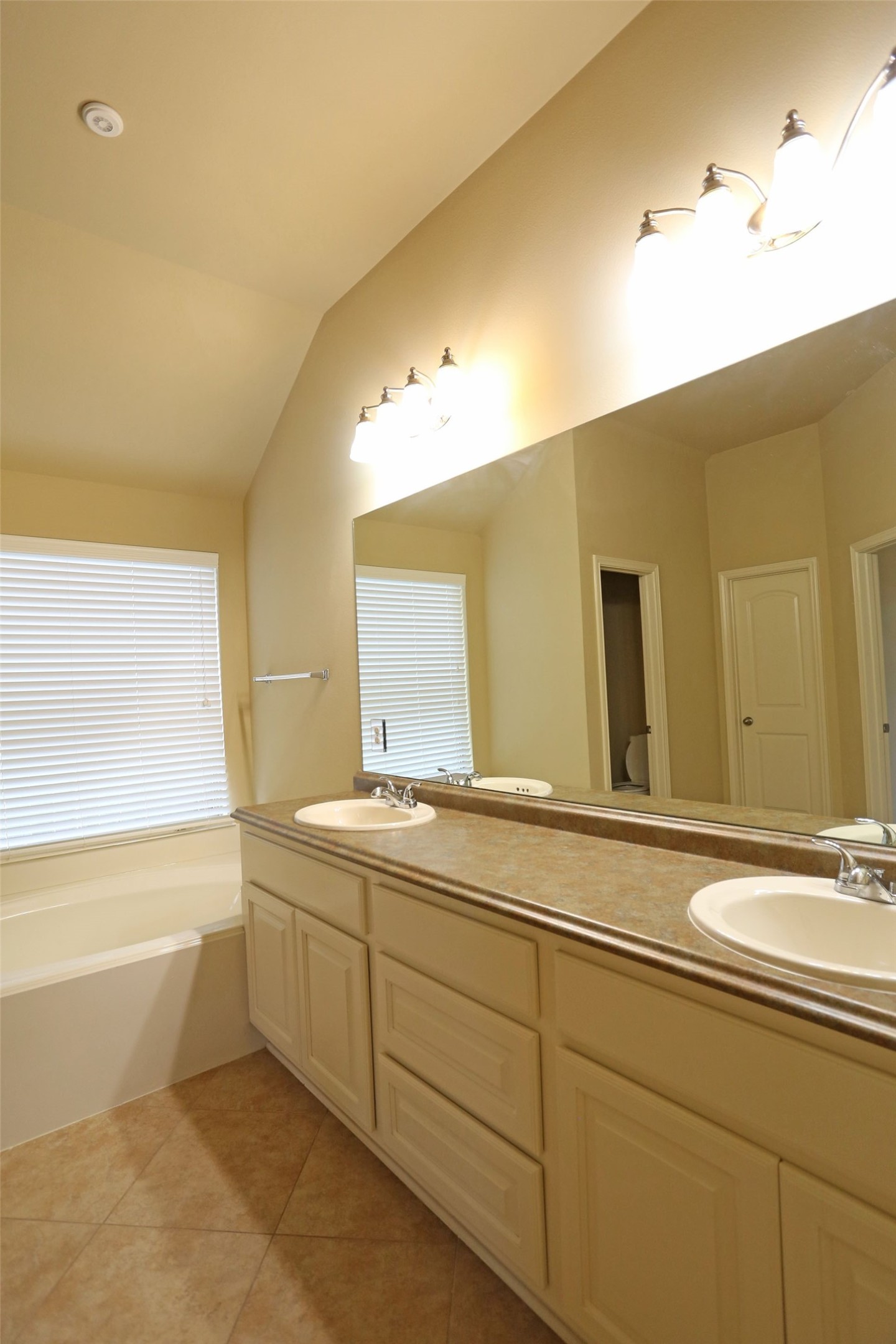 3107 Crystal Cascade Lane, League City, TX 77573