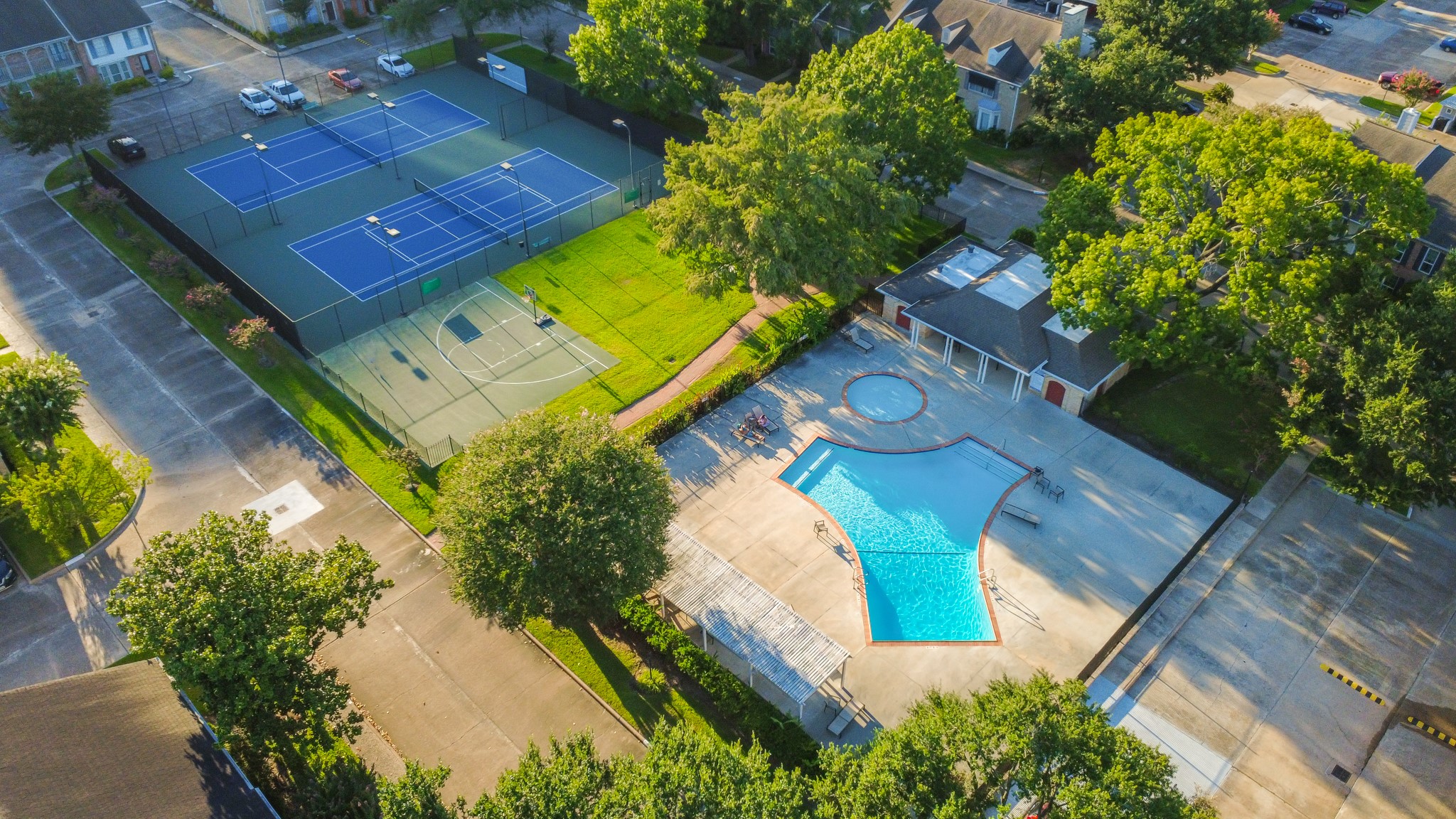 Community & Amenities