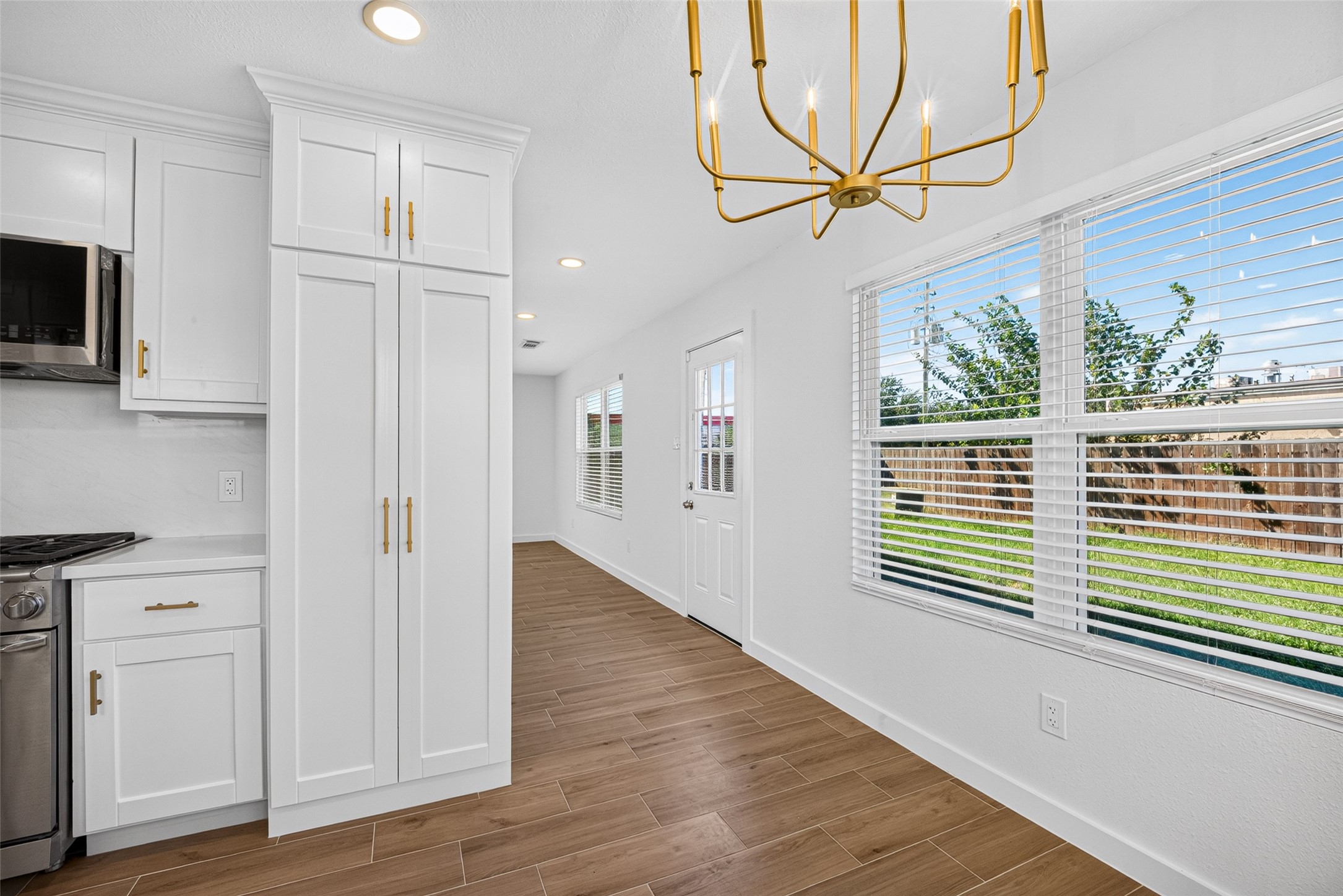 12615 Verdant Brook Drive, Houston, TX 77085