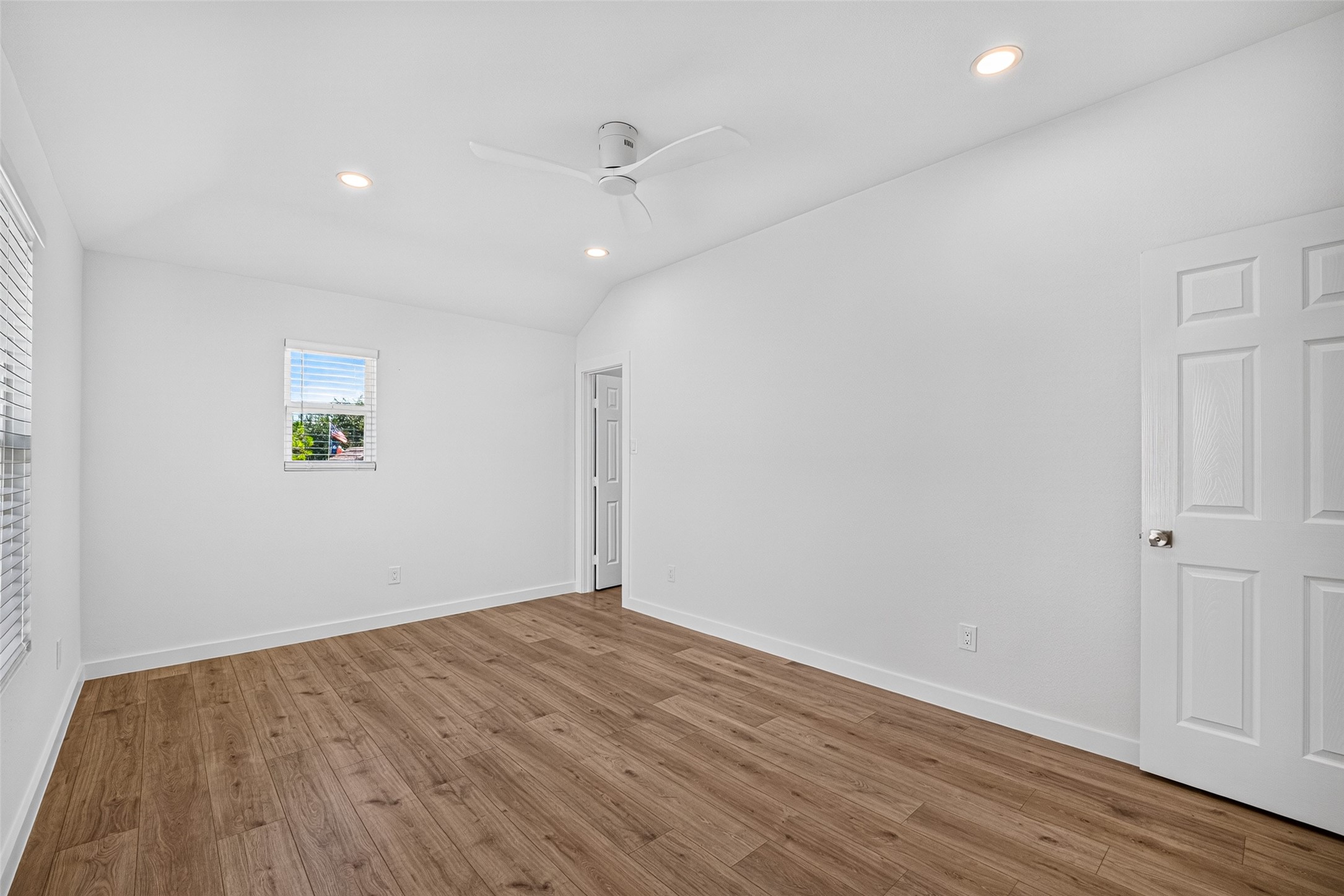 12615 Verdant Brook Drive, Houston, TX 77085