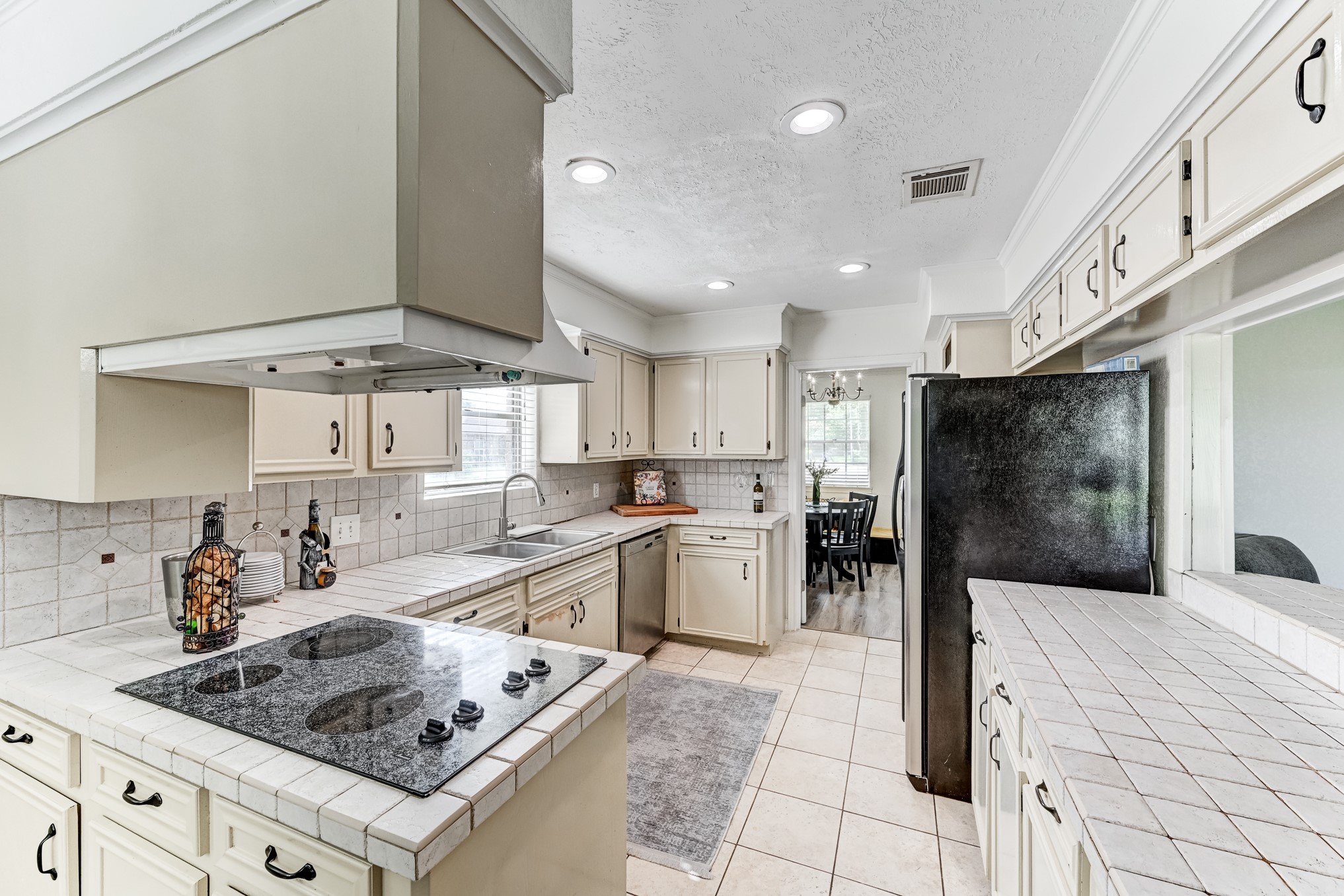 1130 Old Mill Lane, Houston, TX 77073