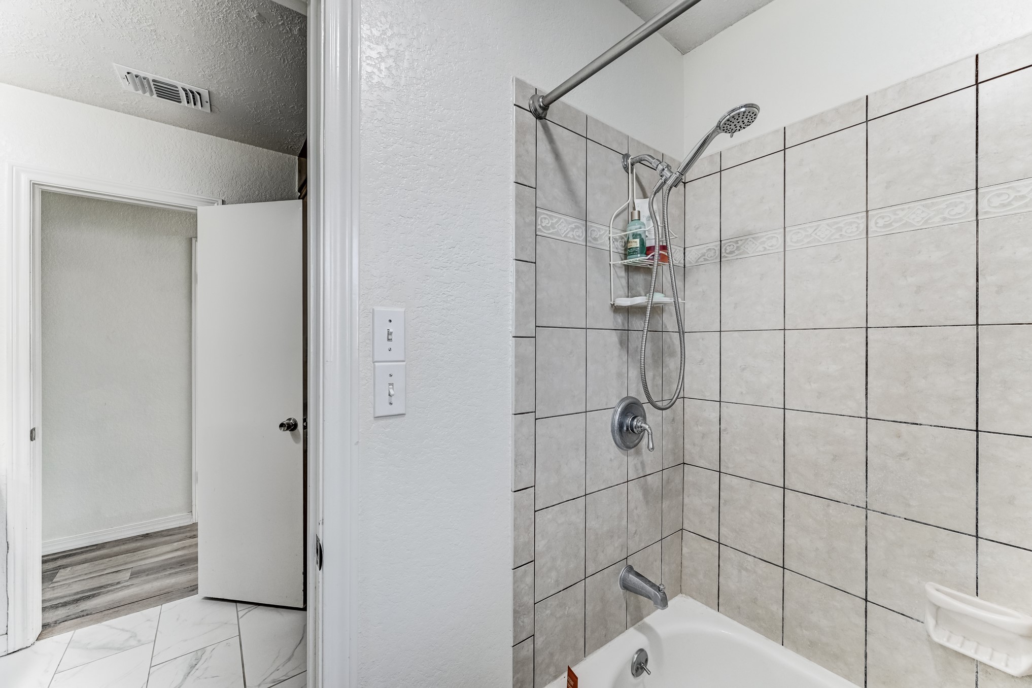 1130 Old Mill Lane, Houston, TX 77073