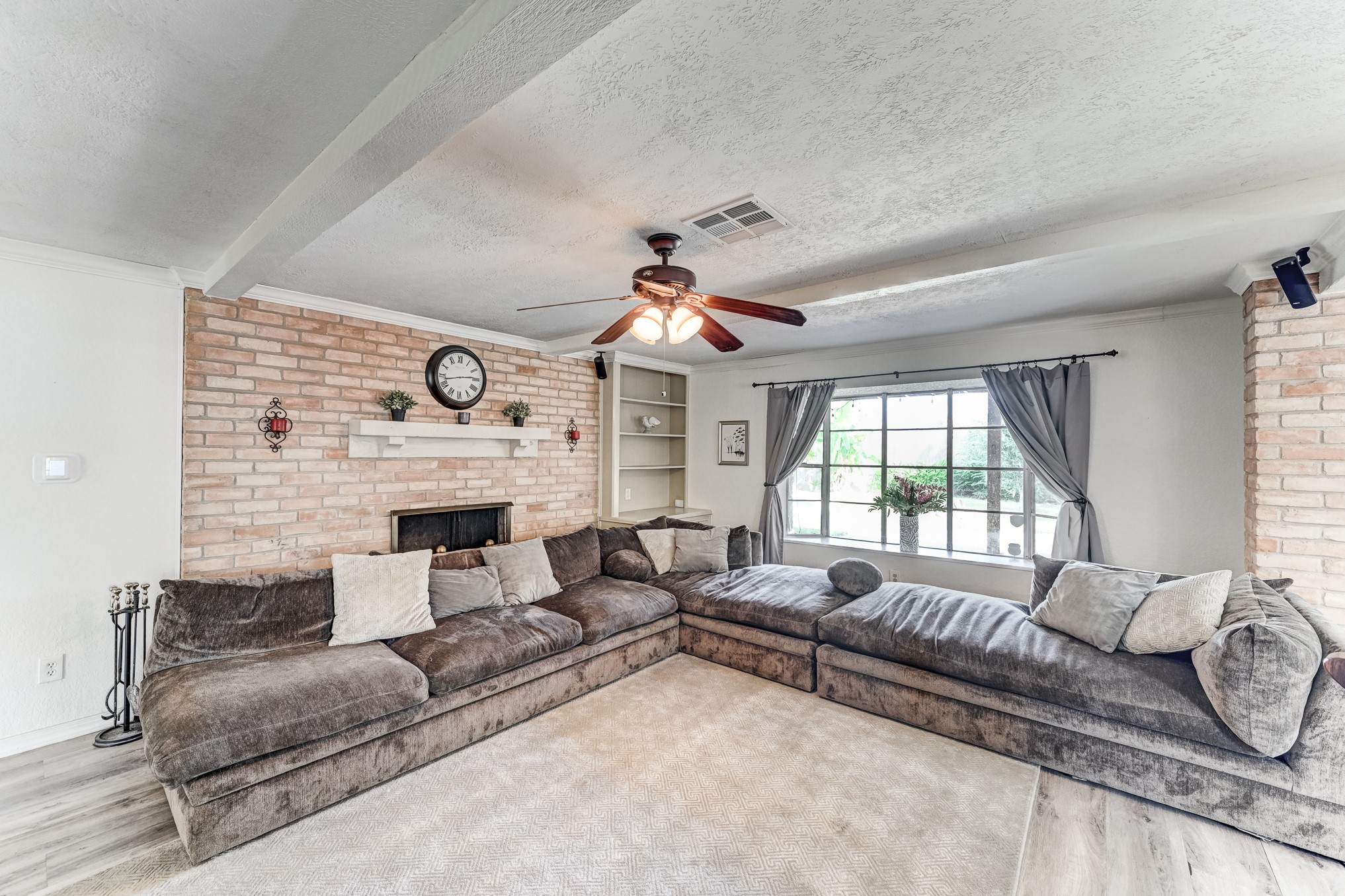 1130 Old Mill Lane, Houston, TX 77073