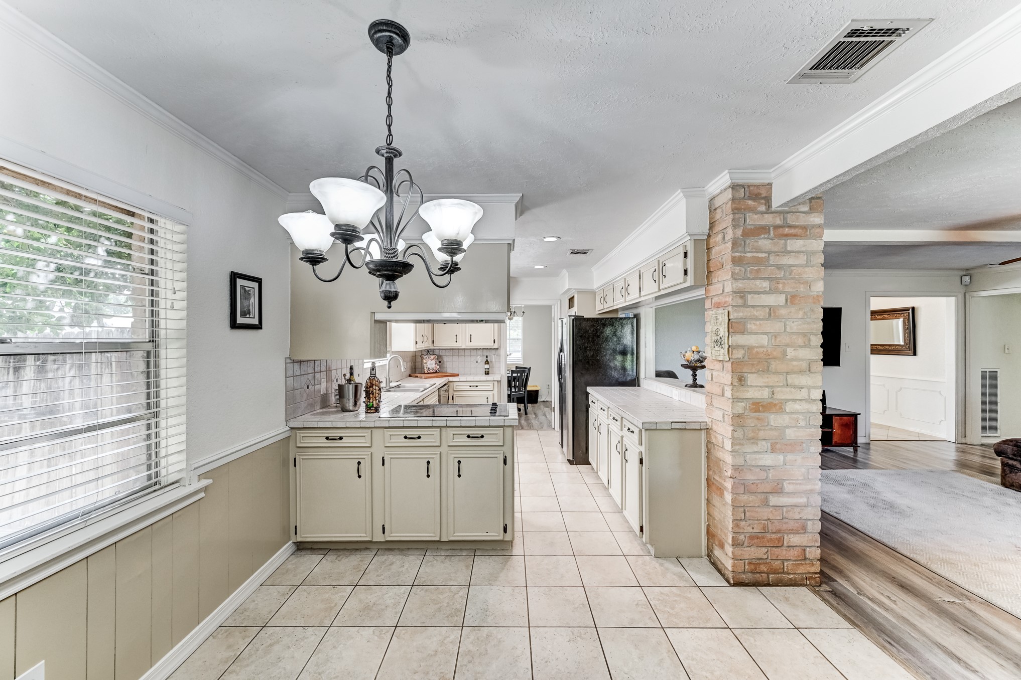 1130 Old Mill Lane, Houston, TX 77073