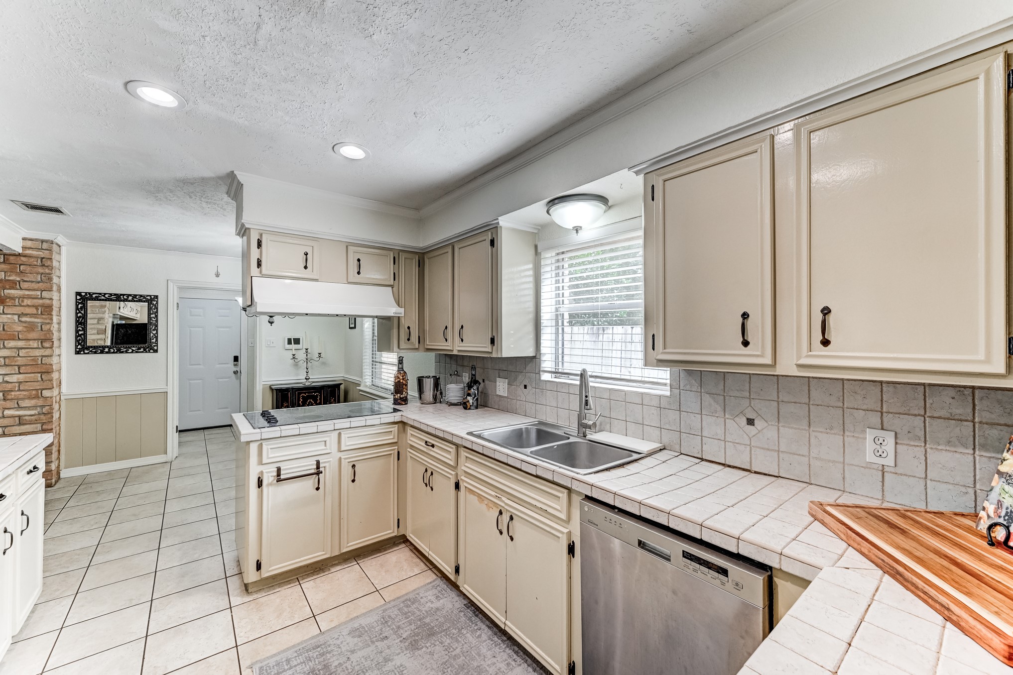 1130 Old Mill Lane, Houston, TX 77073