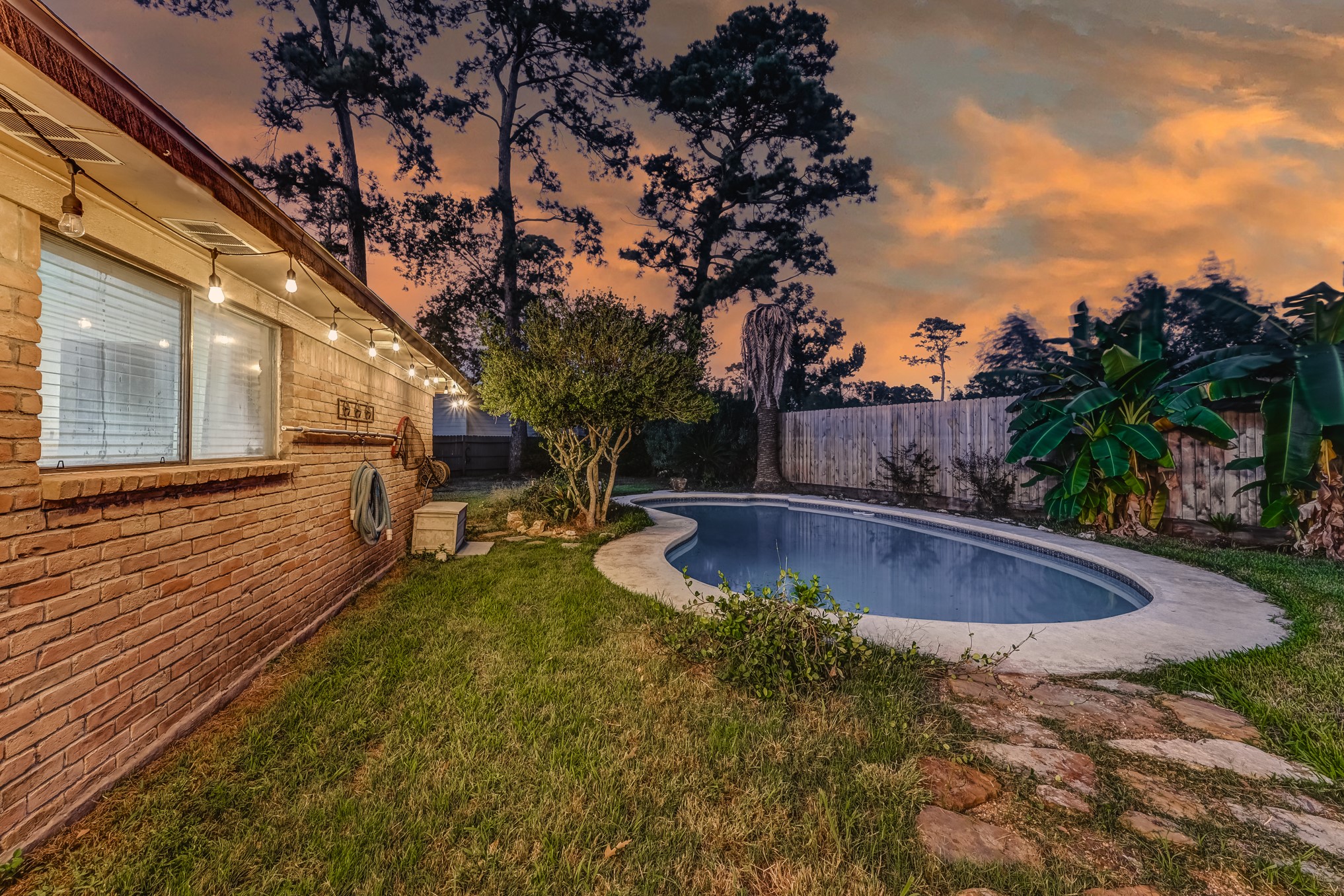 1130 Old Mill Lane, Houston, TX 77073