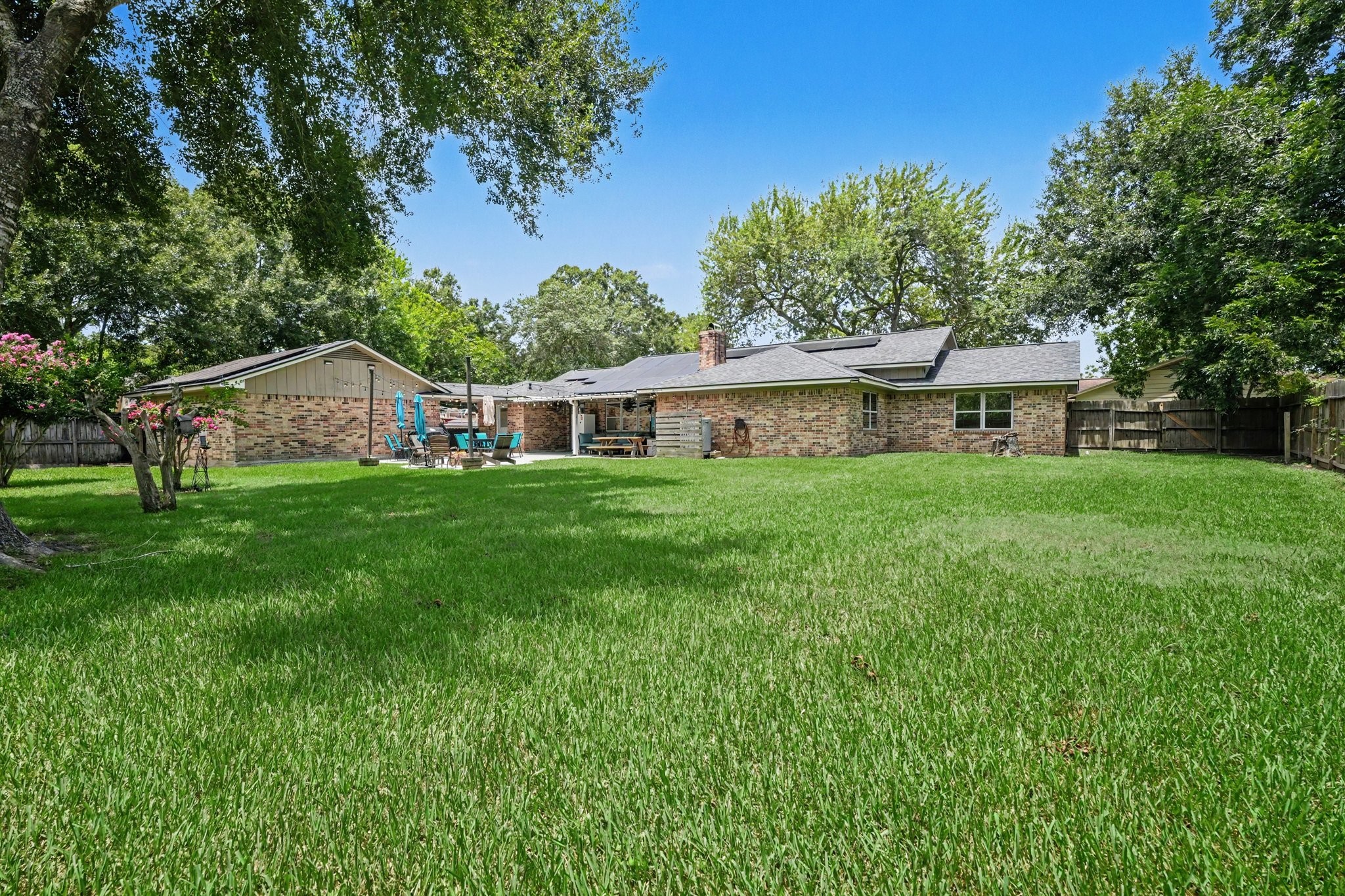 4318 Meadow Glenn Drive, Dickinson, TX 77539