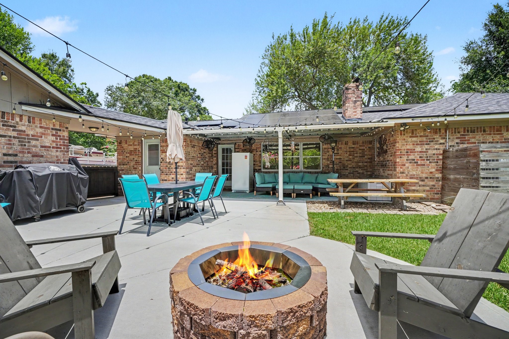 4318 Meadow Glenn Drive, Dickinson, TX 77539