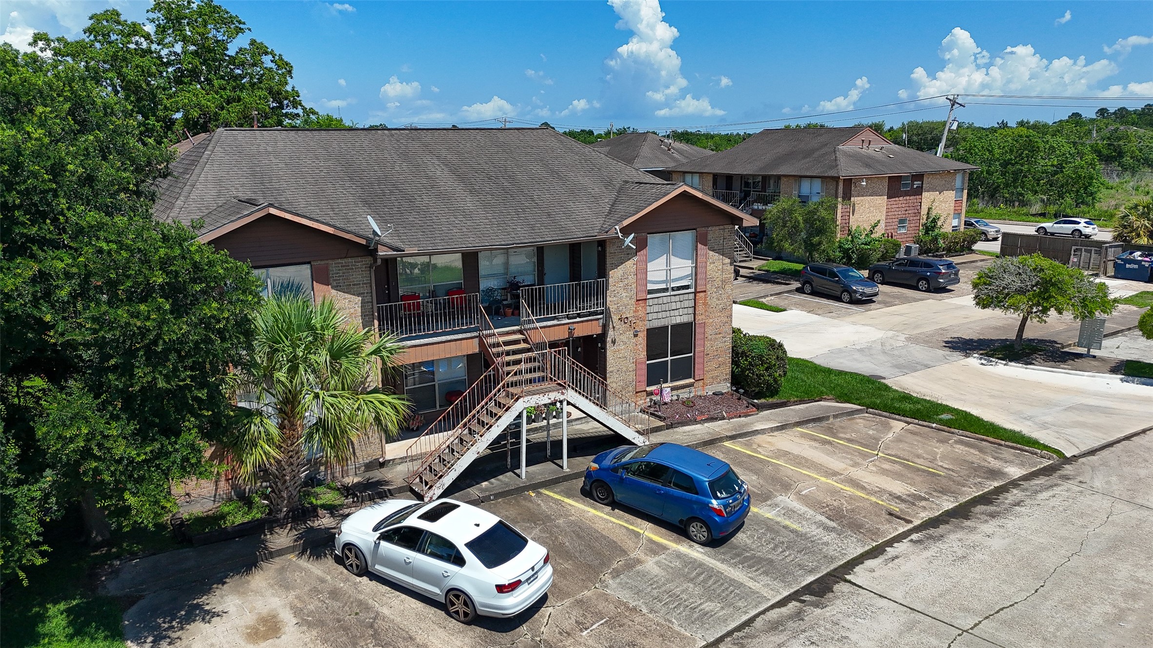 4017 Briar Hollow Drive, Dickinson, TX 77539