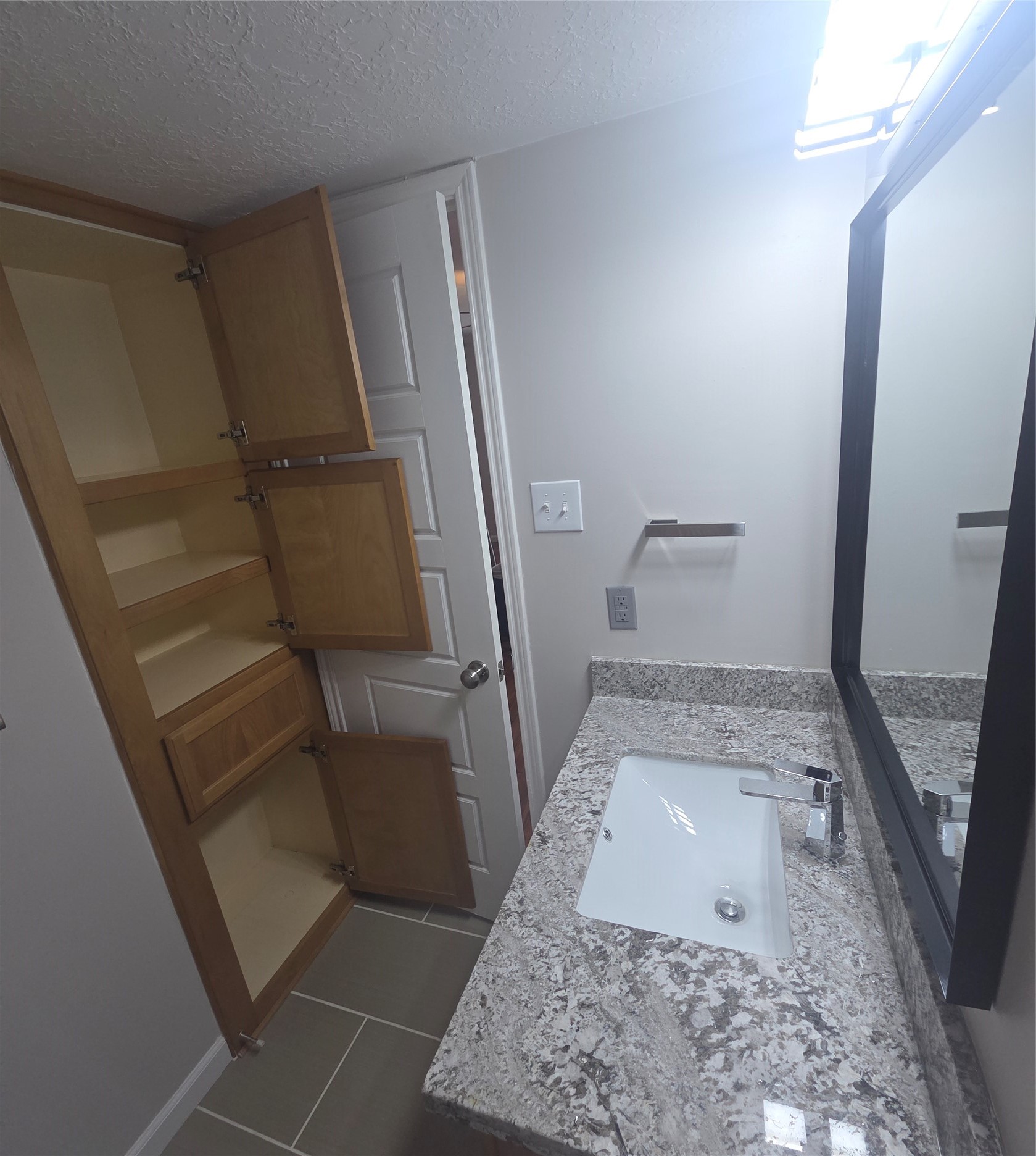2350 Bering Drive, Houston, TX 77057