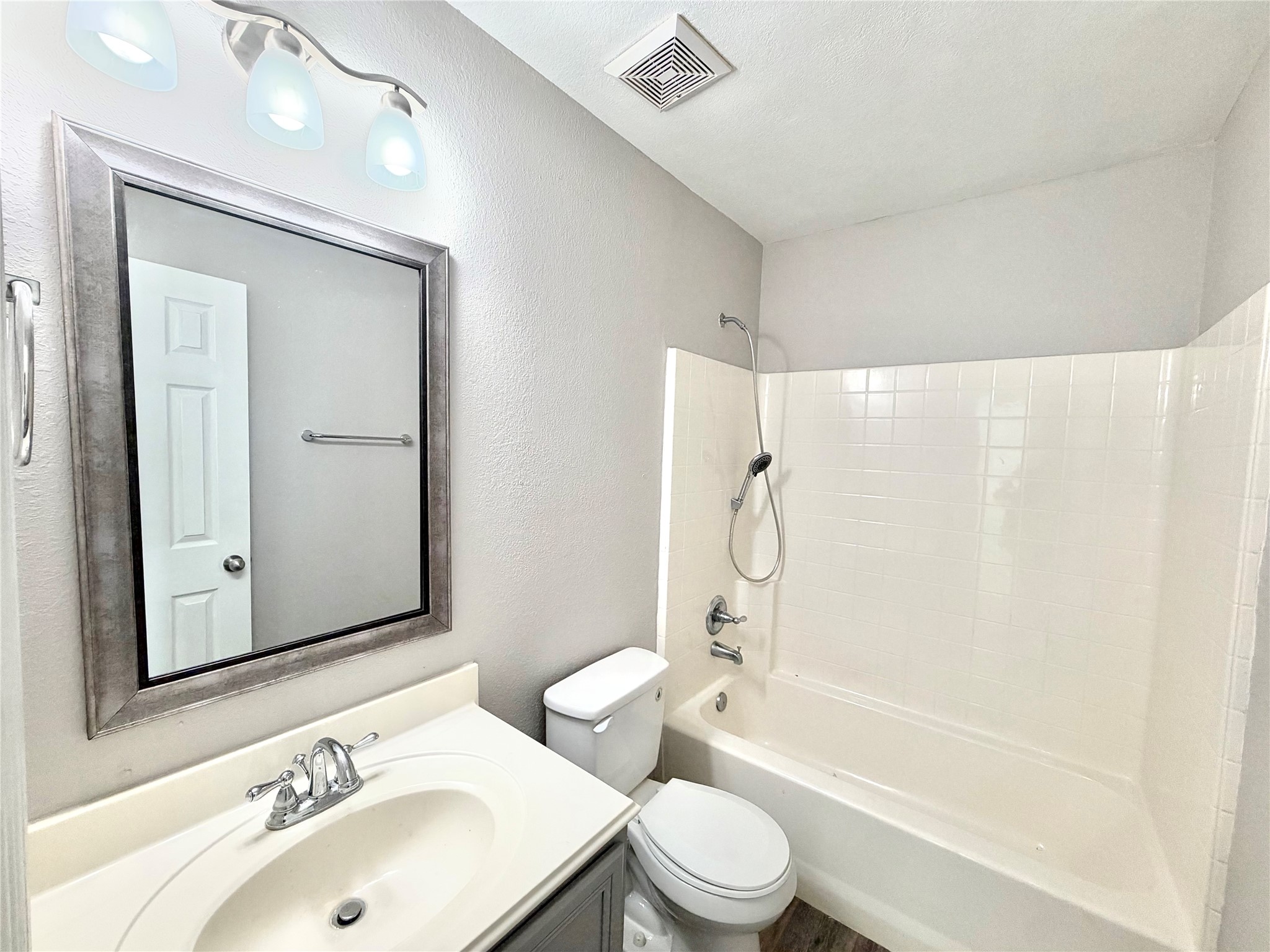 7818 Red Oak Lane, Texas City, TX 77591