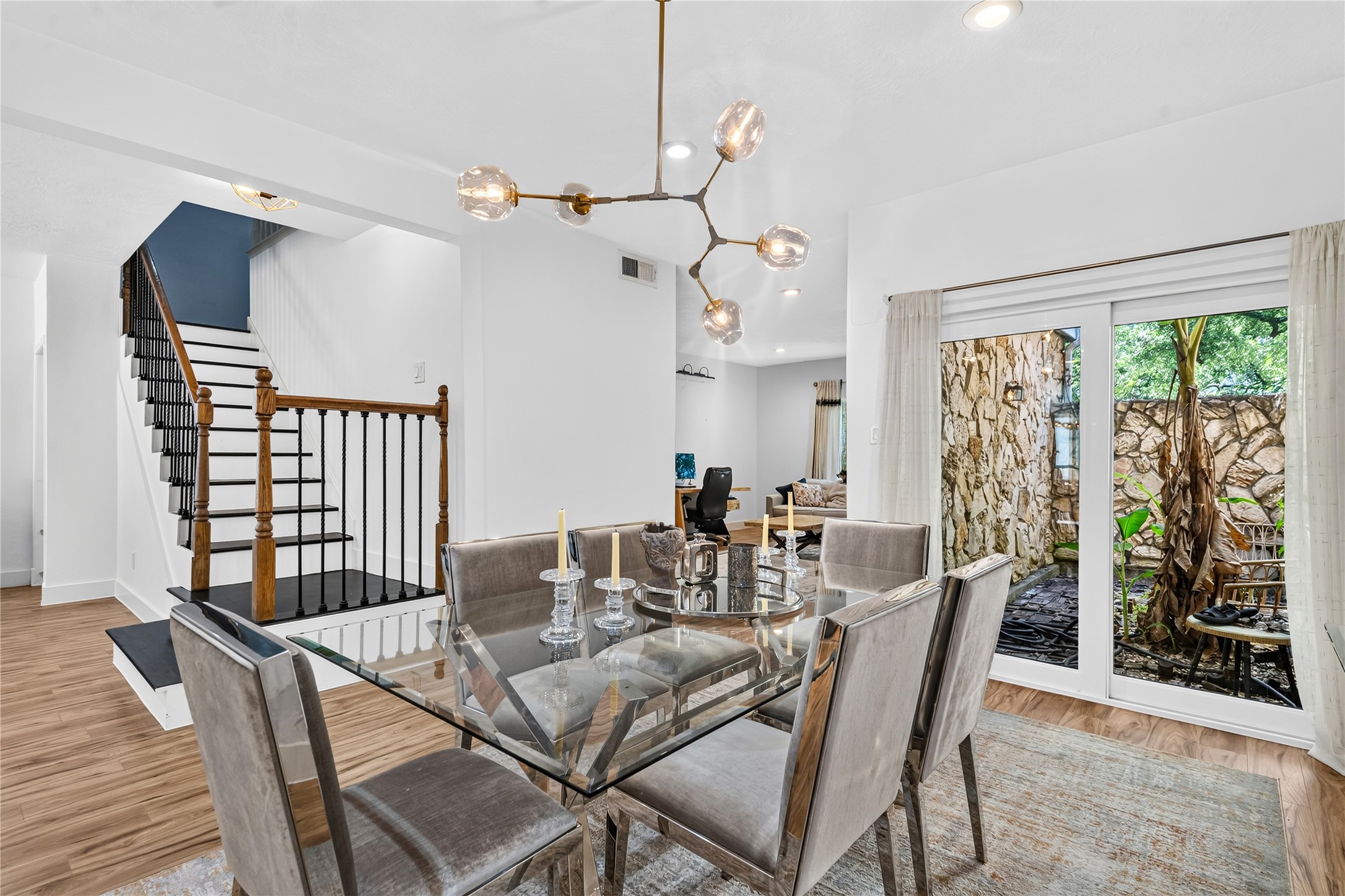 444 E Fair Harbor Lane, Houston, TX 77079 444 E Fair Harbor Lane, Houston, TX 77079