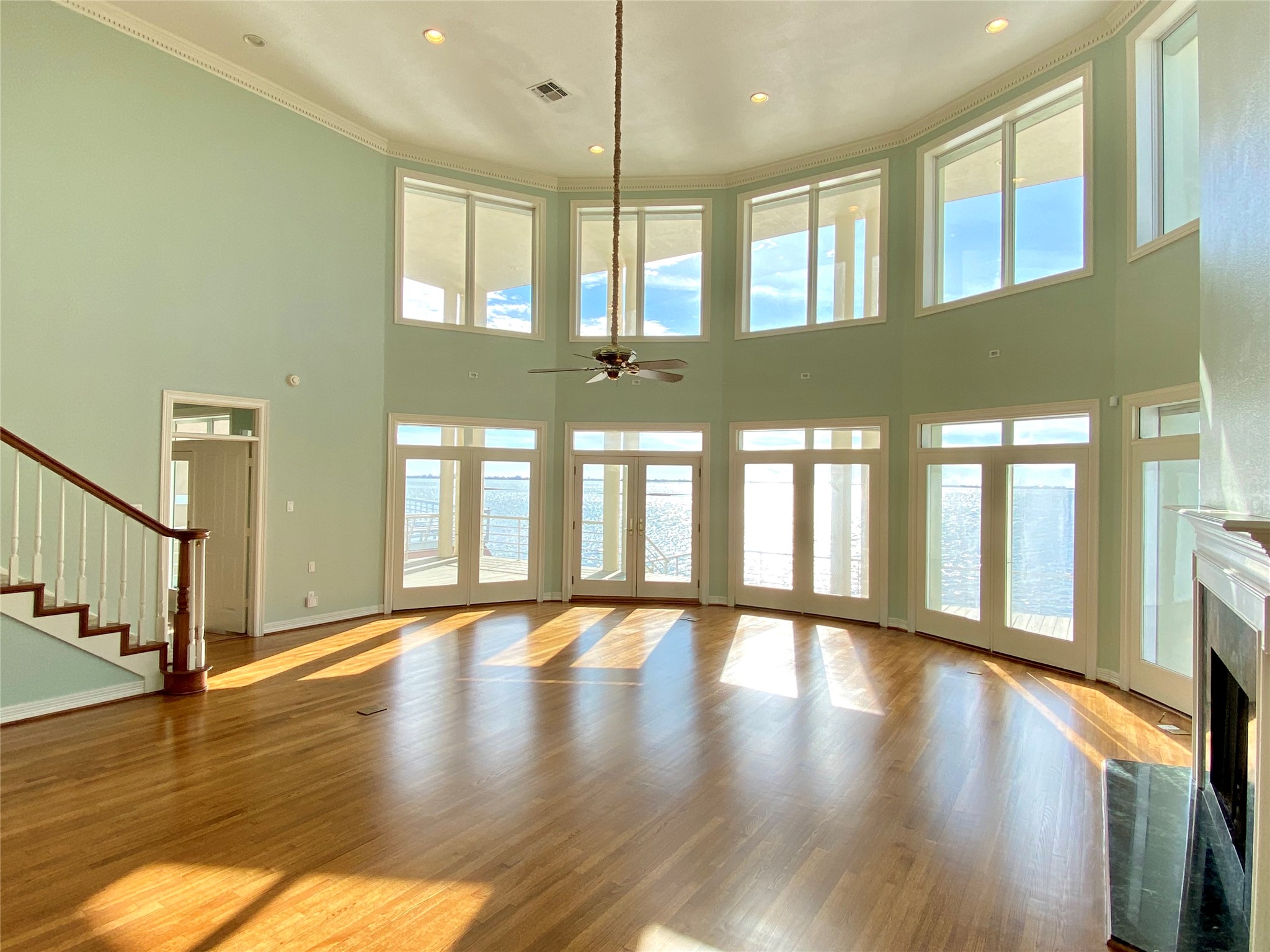 The many windows afford stunning views and watch the pelicans fly by.