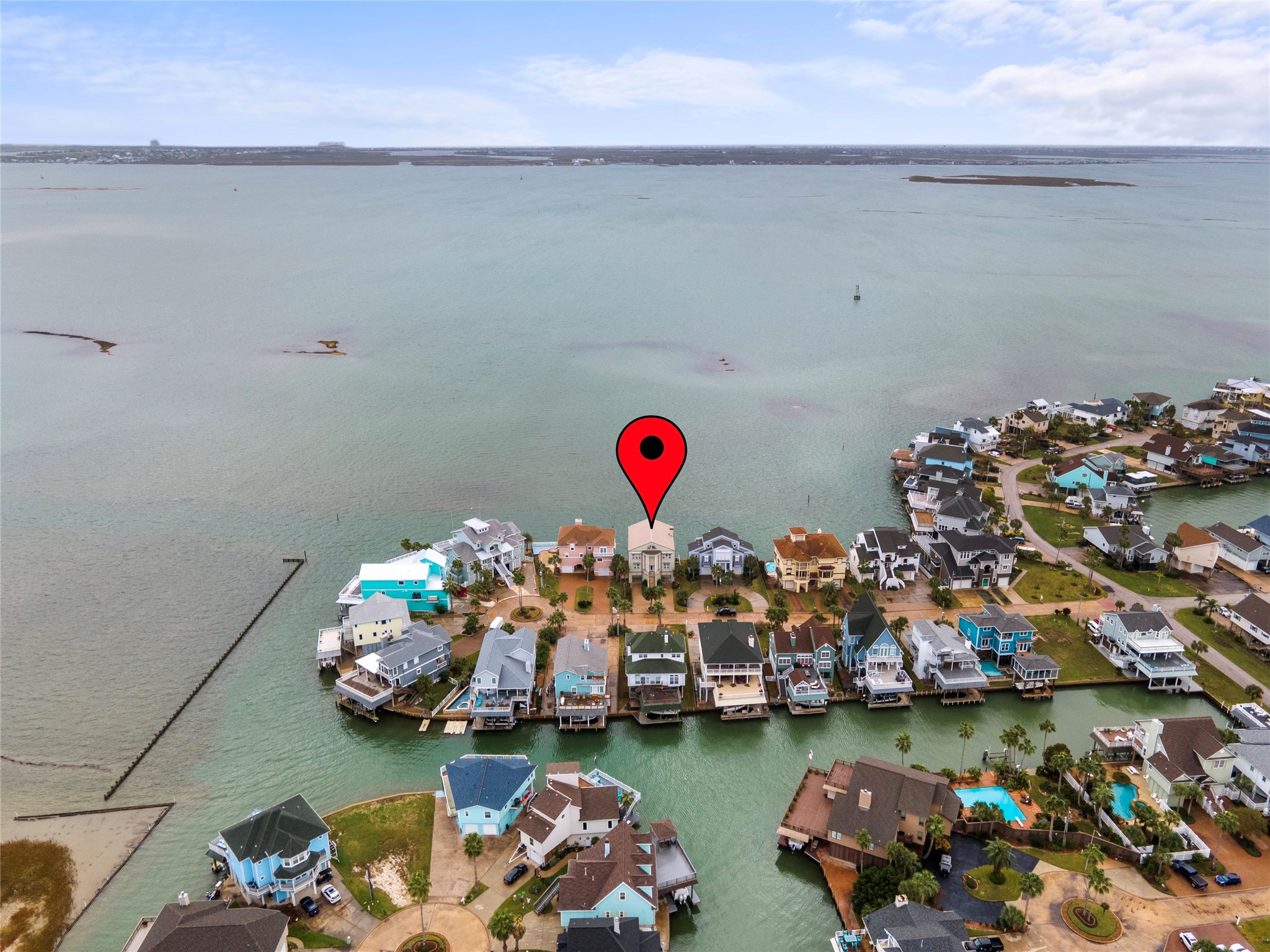 919 Long Reach Drive, Tiki Island, TX 77554