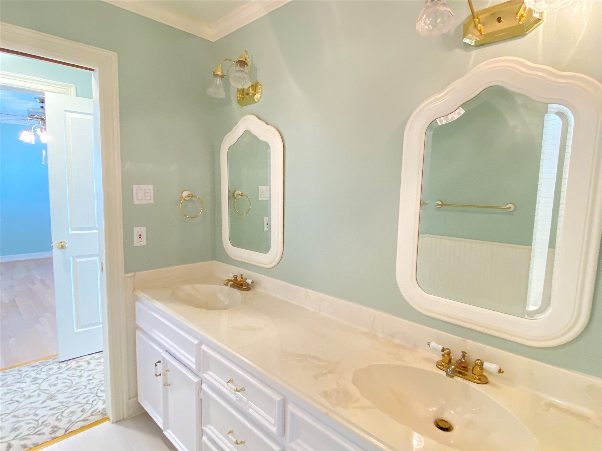 Double vanity for the upper bedrooms.