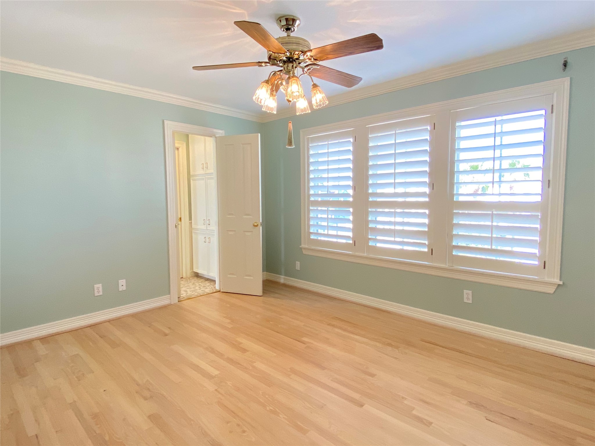 919 Long Reach Drive, Tiki Island, TX 77554