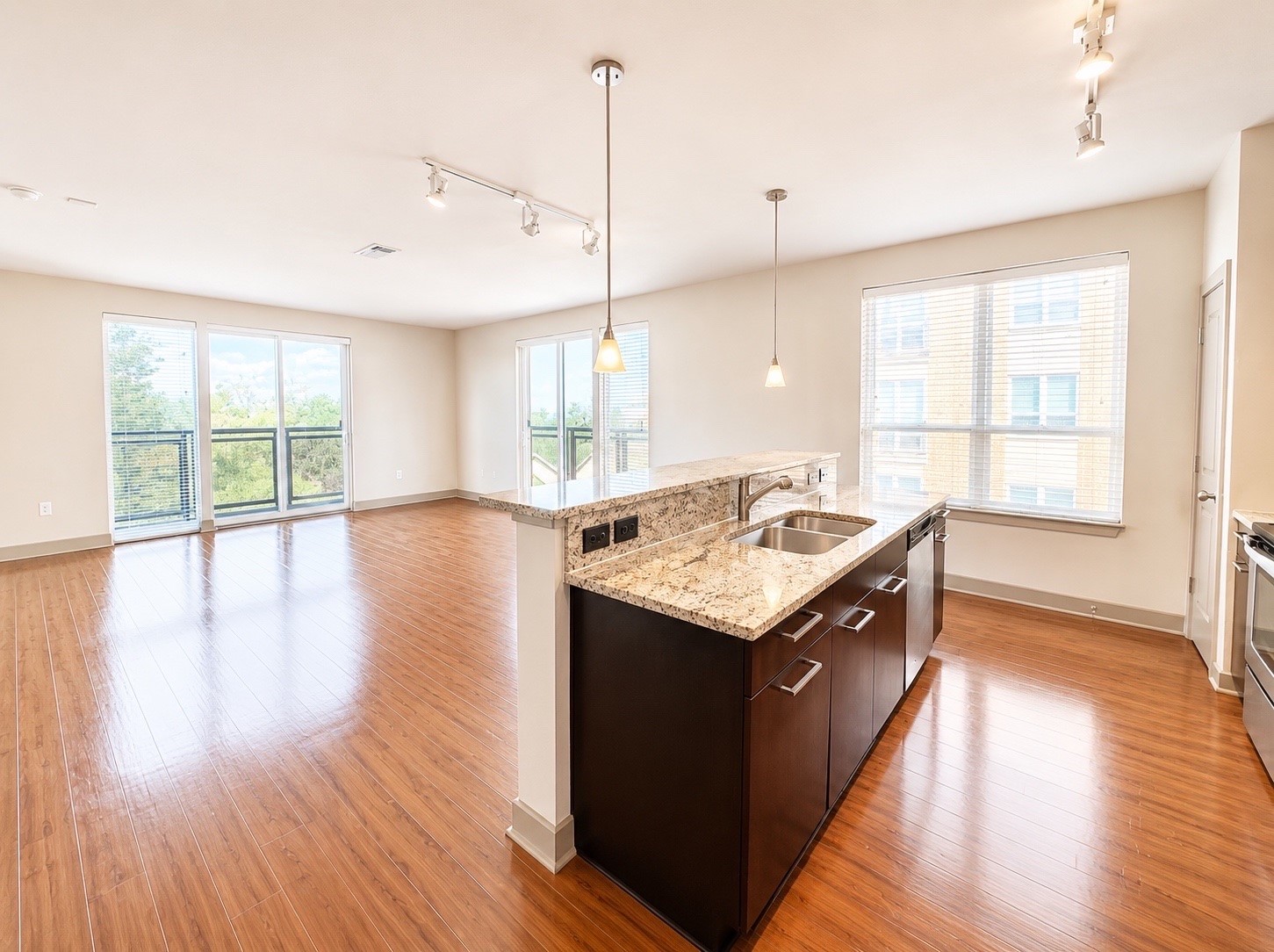 1340 W Gray Street, #272-P8, Houston, TX 77019