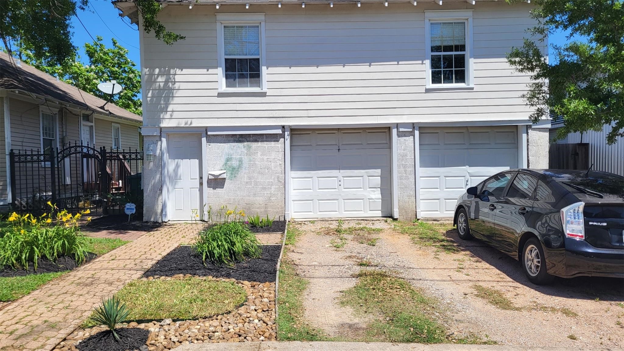 201 Goldenrod Street, Houston, TX 77009