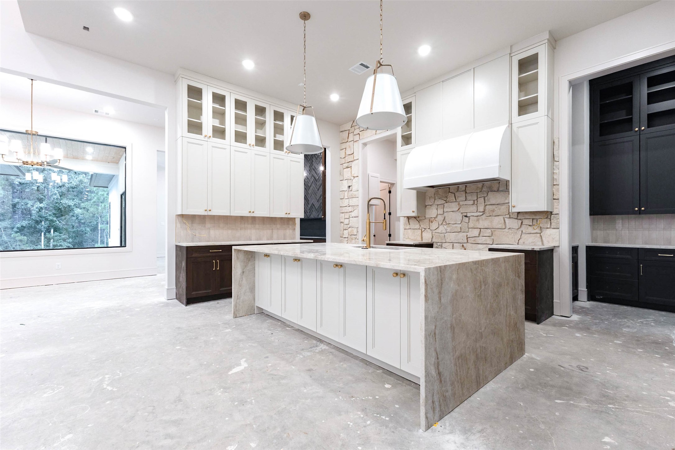 25332 High Meadow West Drive, Montgomery, TX 77316