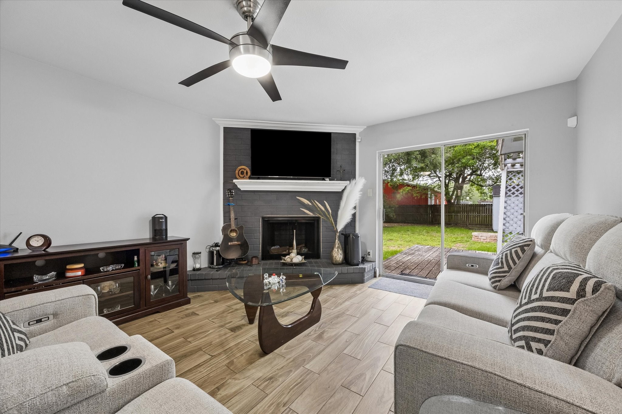 2907 Arkansas Avenue, Dickinson, TX 77539 2907 Arkansas Avenue, Dickinson, TX 77539