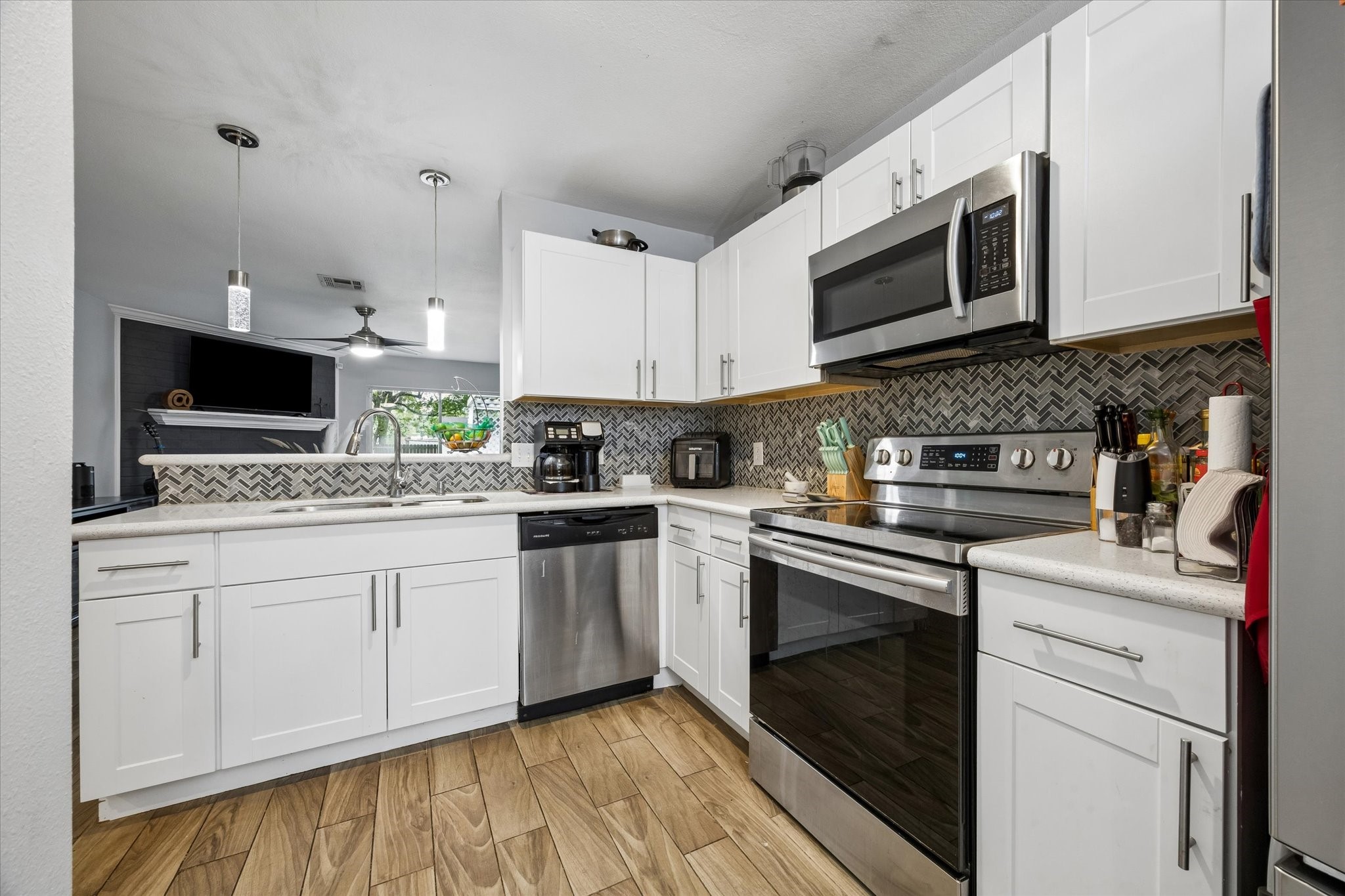2907 Arkansas Avenue, Dickinson, TX 77539