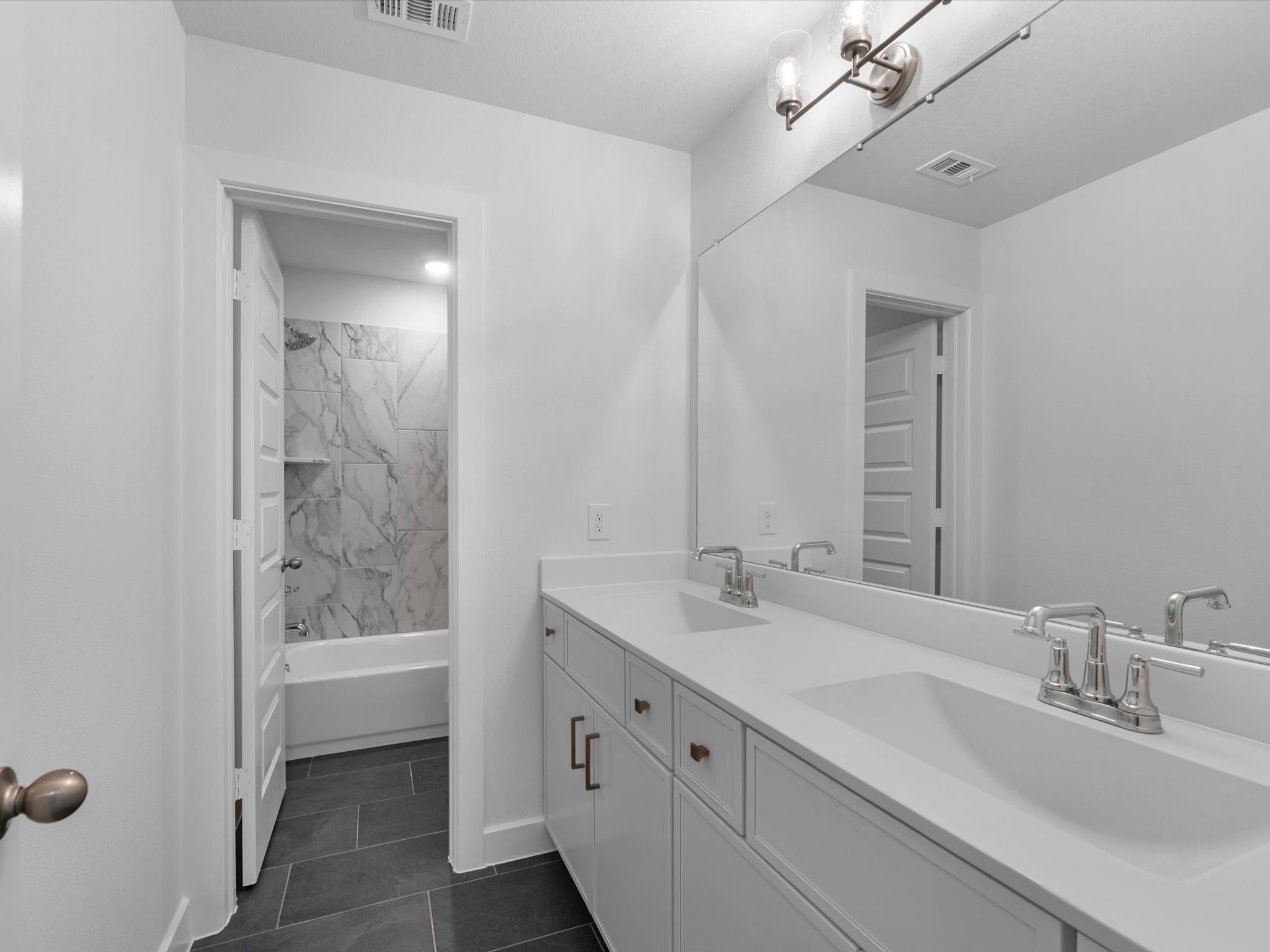 111 Candlelight Ridge Court, Richmond, TX 77406