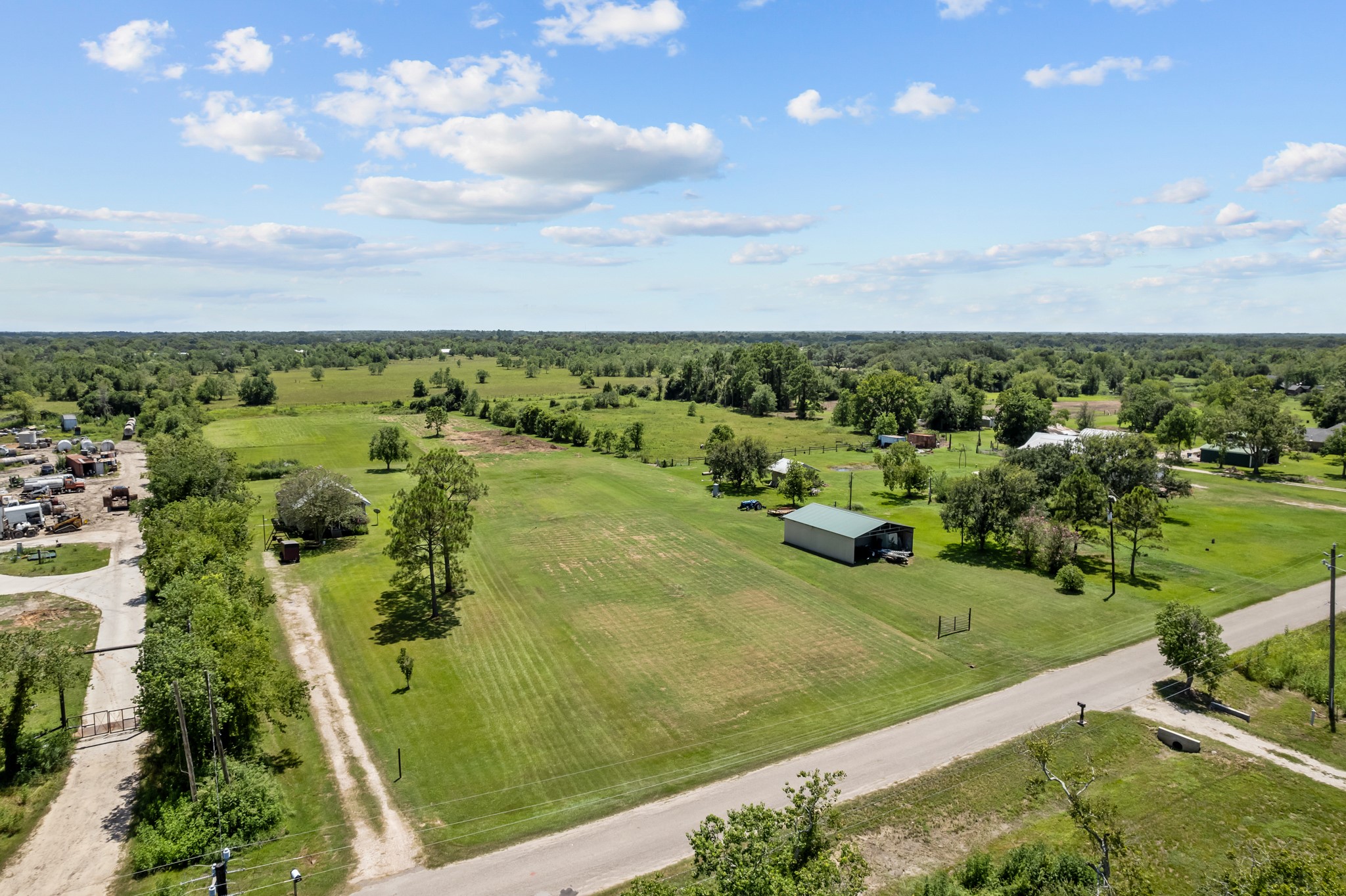 5531 County Road 435, Alvin, TX 77511 5531 County Road 435, Alvin, TX 77511