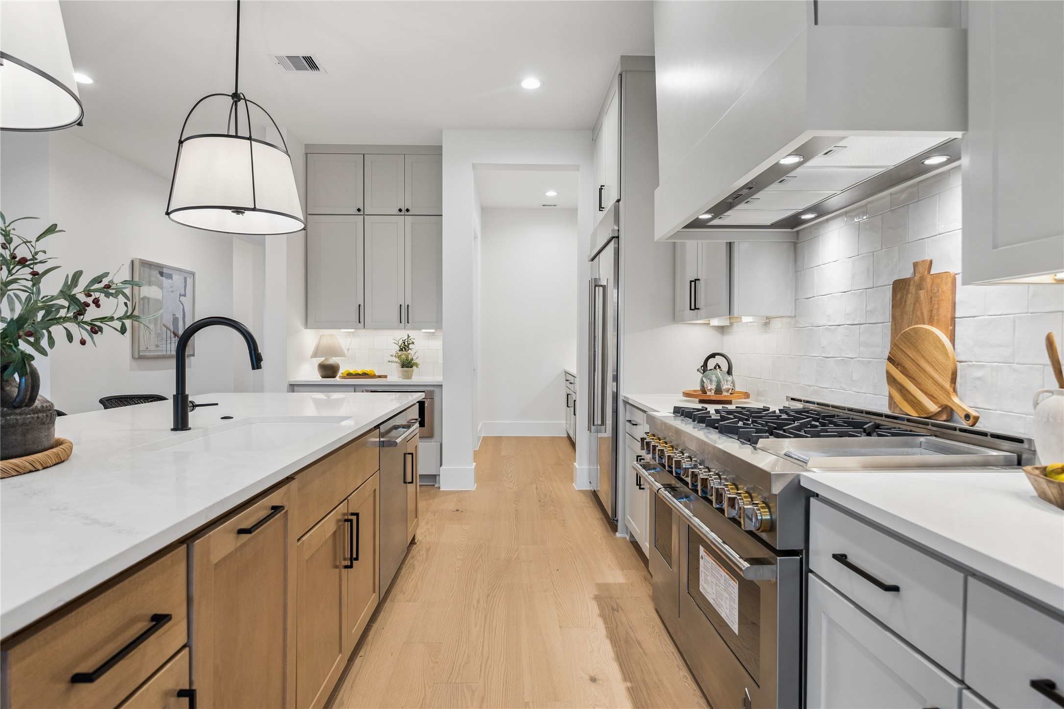1634 Latexo Drive, Houston, TX 77018