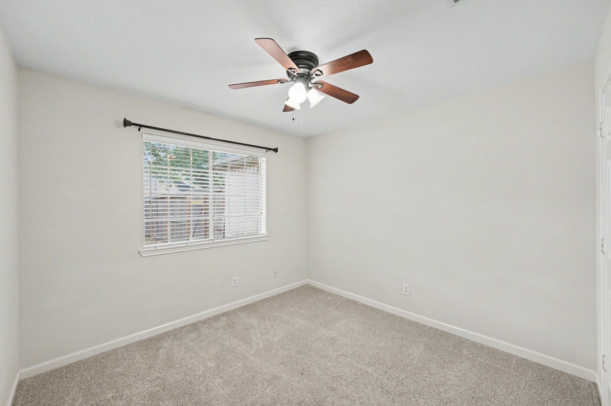 Bedroom #4 w/ walk-in closet