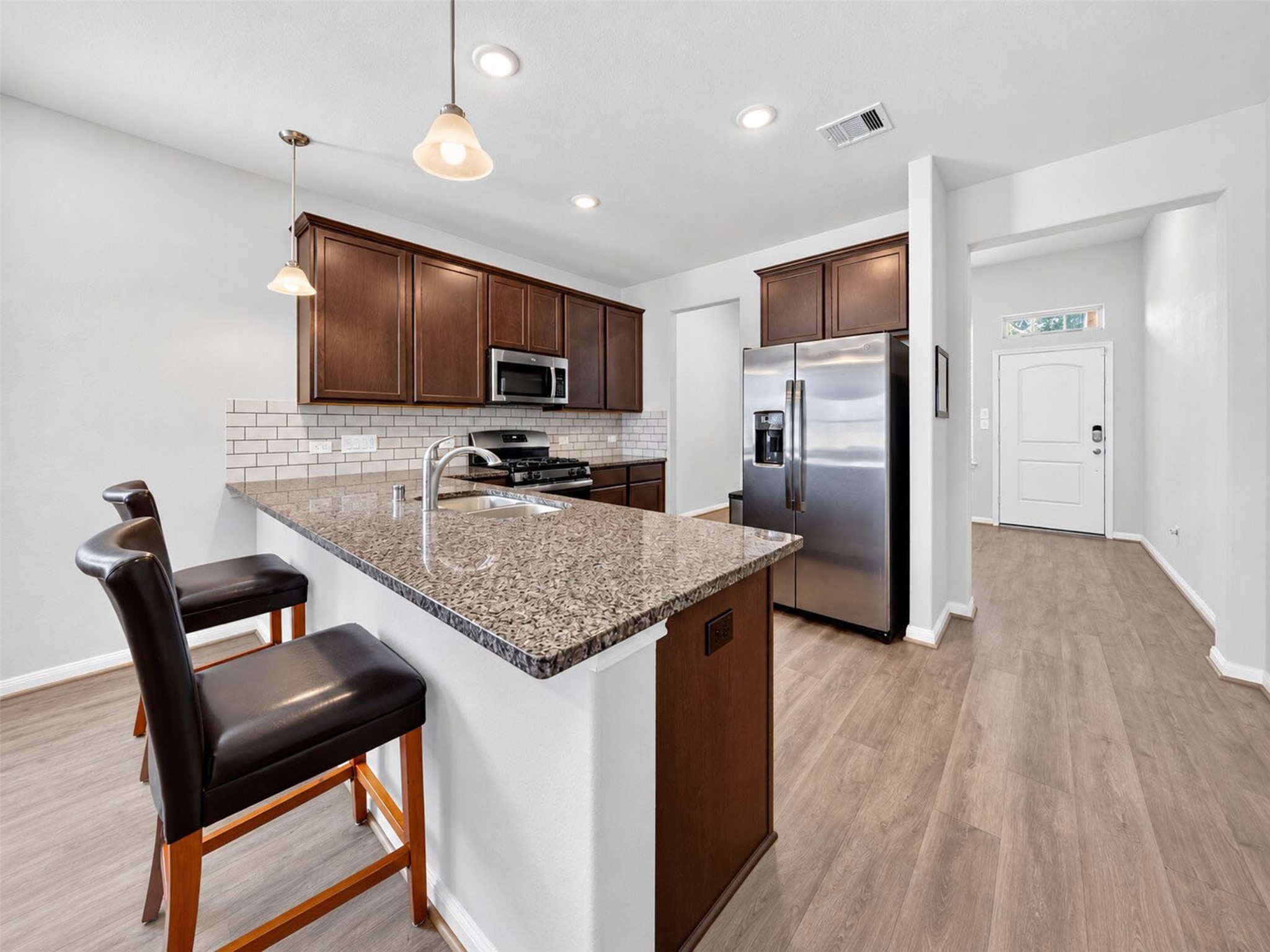 Spacious breakfast bar.