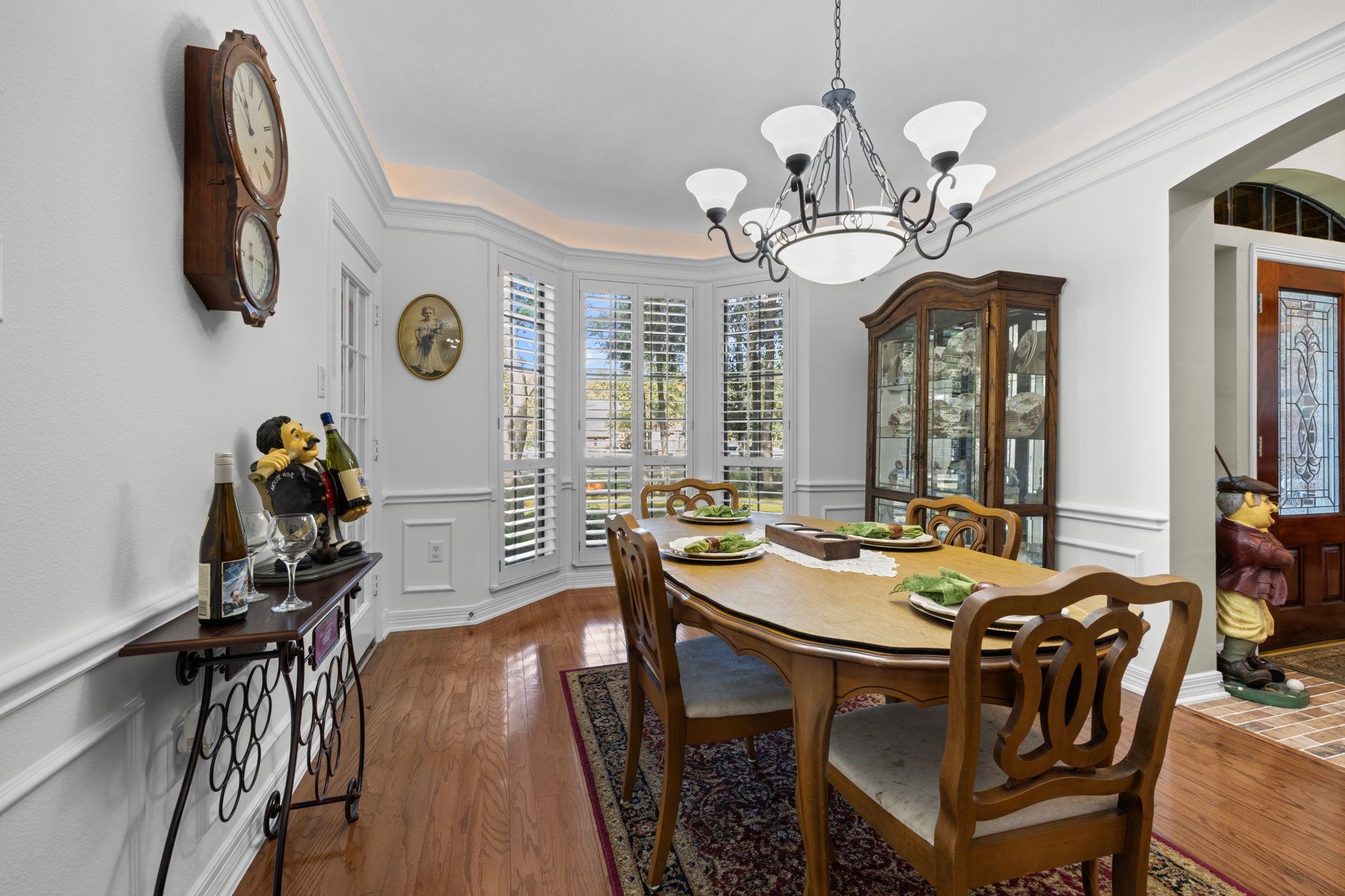 Formal Dining Room for Holiday Meals and Entertaining