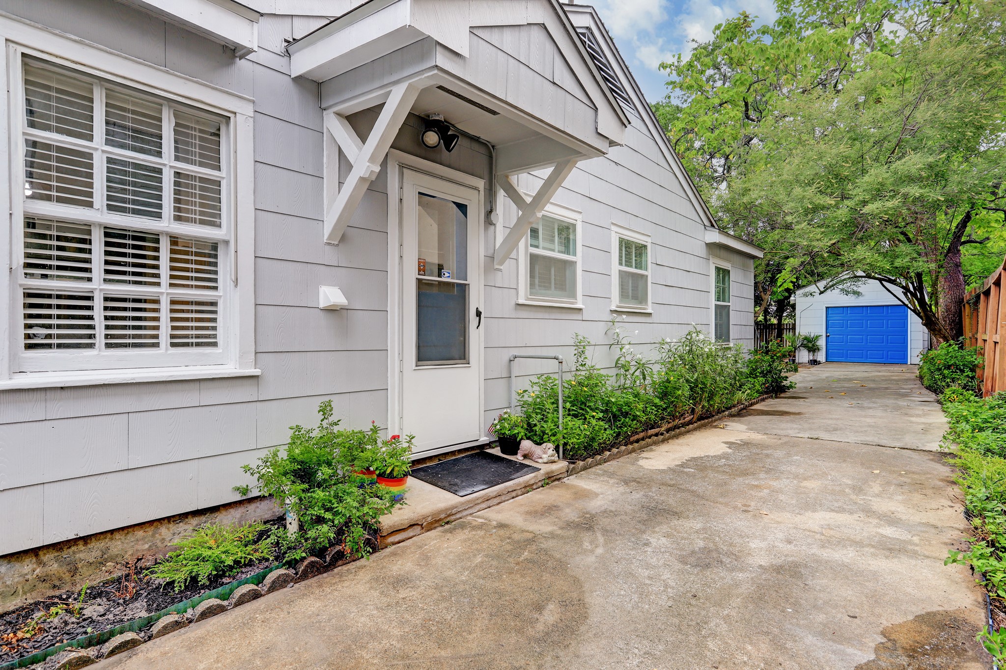 Leading from kitchen to the long driveway