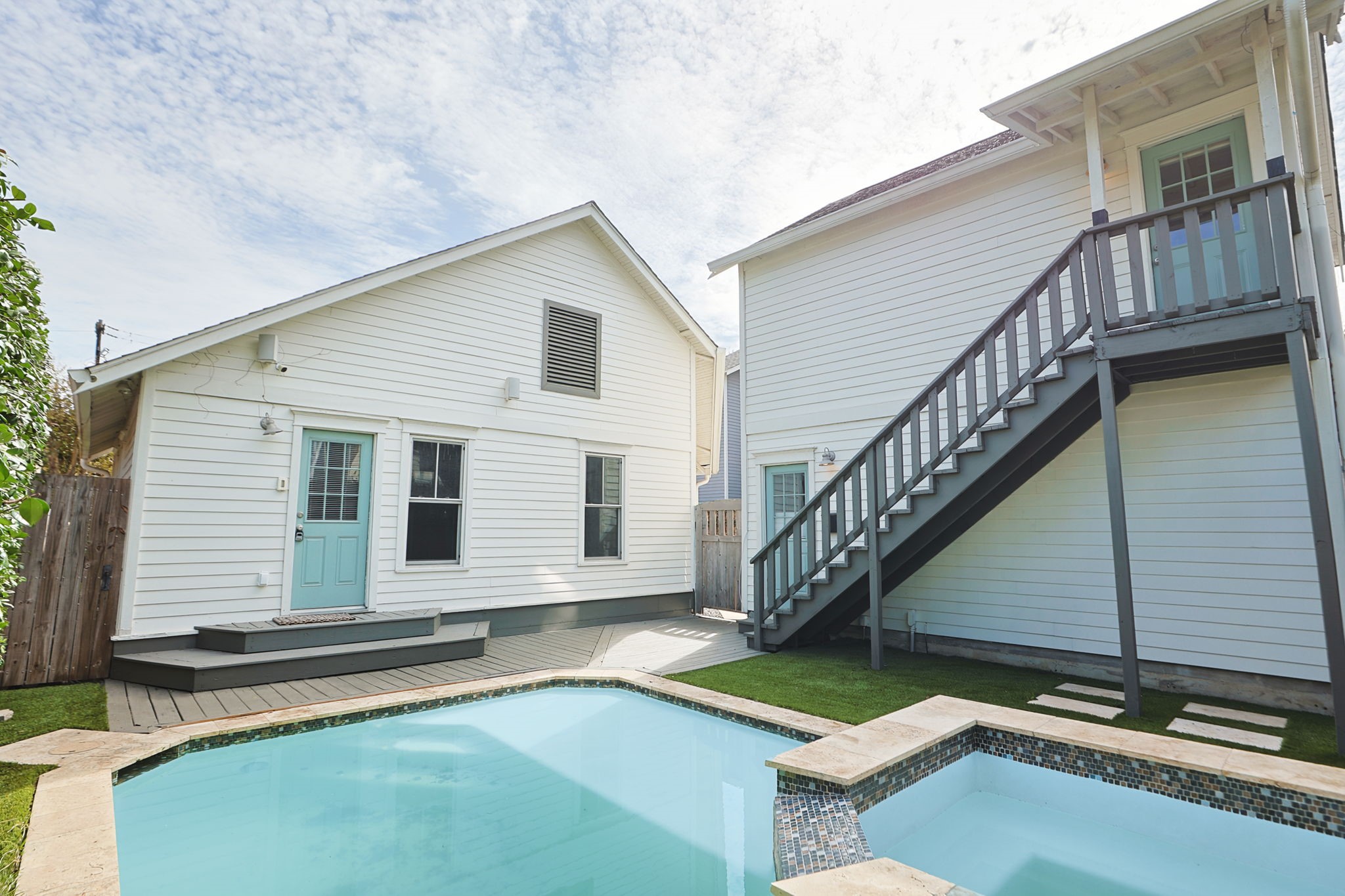 Nice cool pool and hot tub !  Great for the whole year!