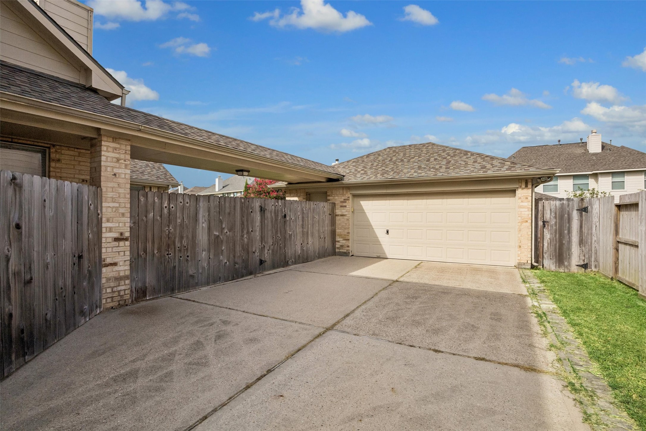 415 Willow Pointe Drive, League City, TX 77573