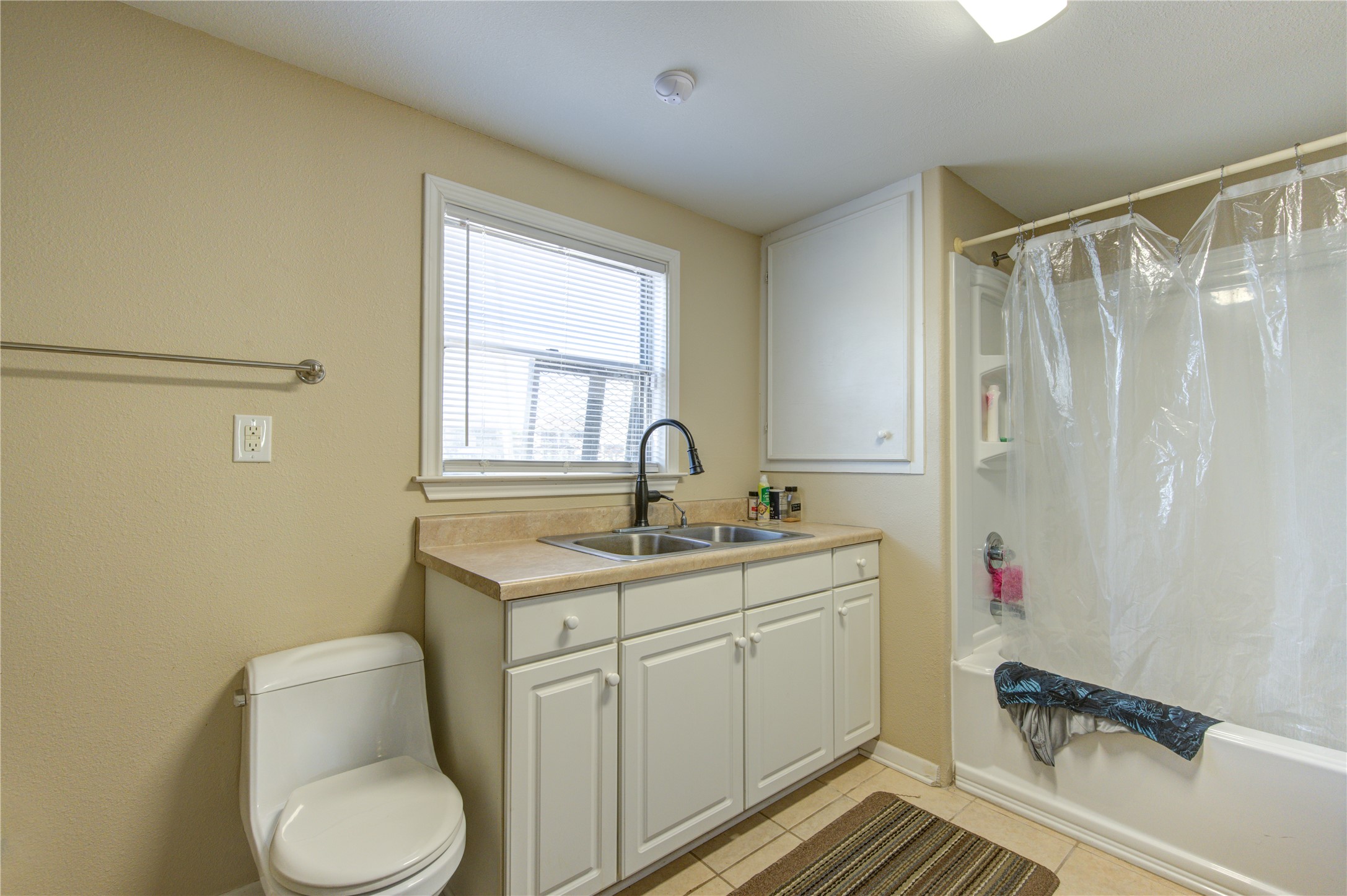 13 S Skimmer Street, La Marque, TX 77568