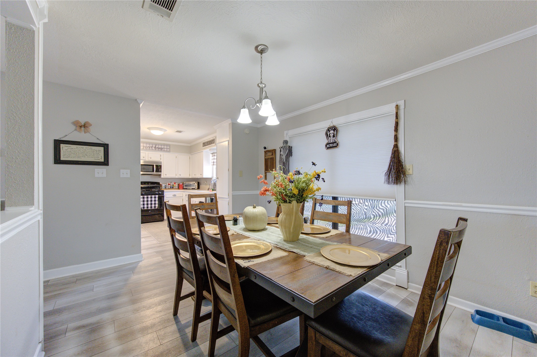 13 S Skimmer Street, La Marque, TX 77568
