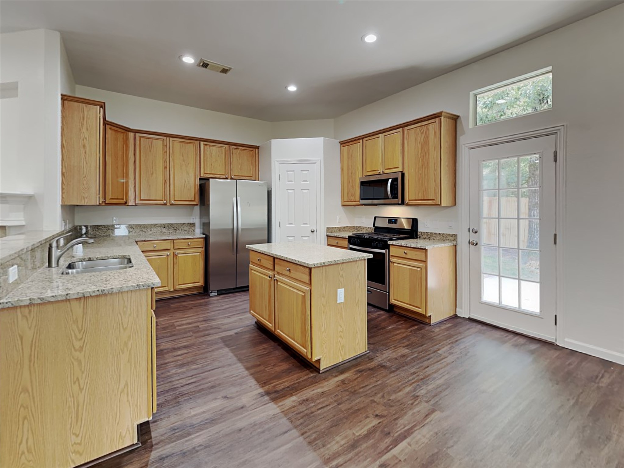 2313 Highland Crossing Drive, Conroe, TX 77304