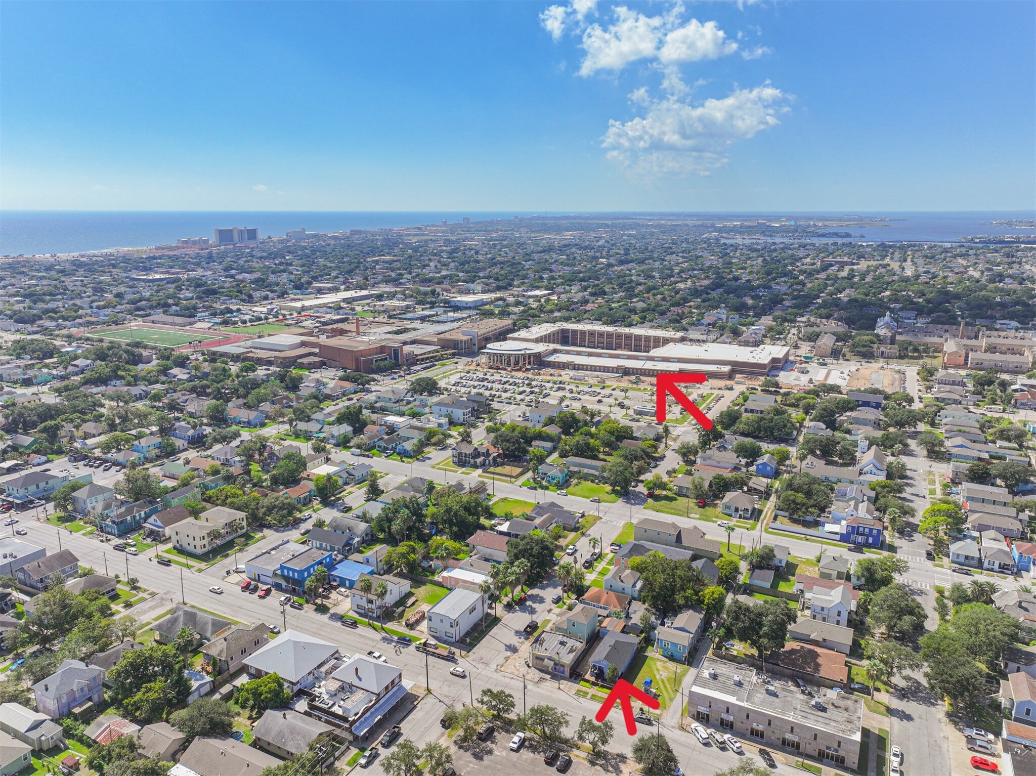 So Very Close to Galveston College and the New Campus Improvements - Perfect for Professors and/or Students' Housing!