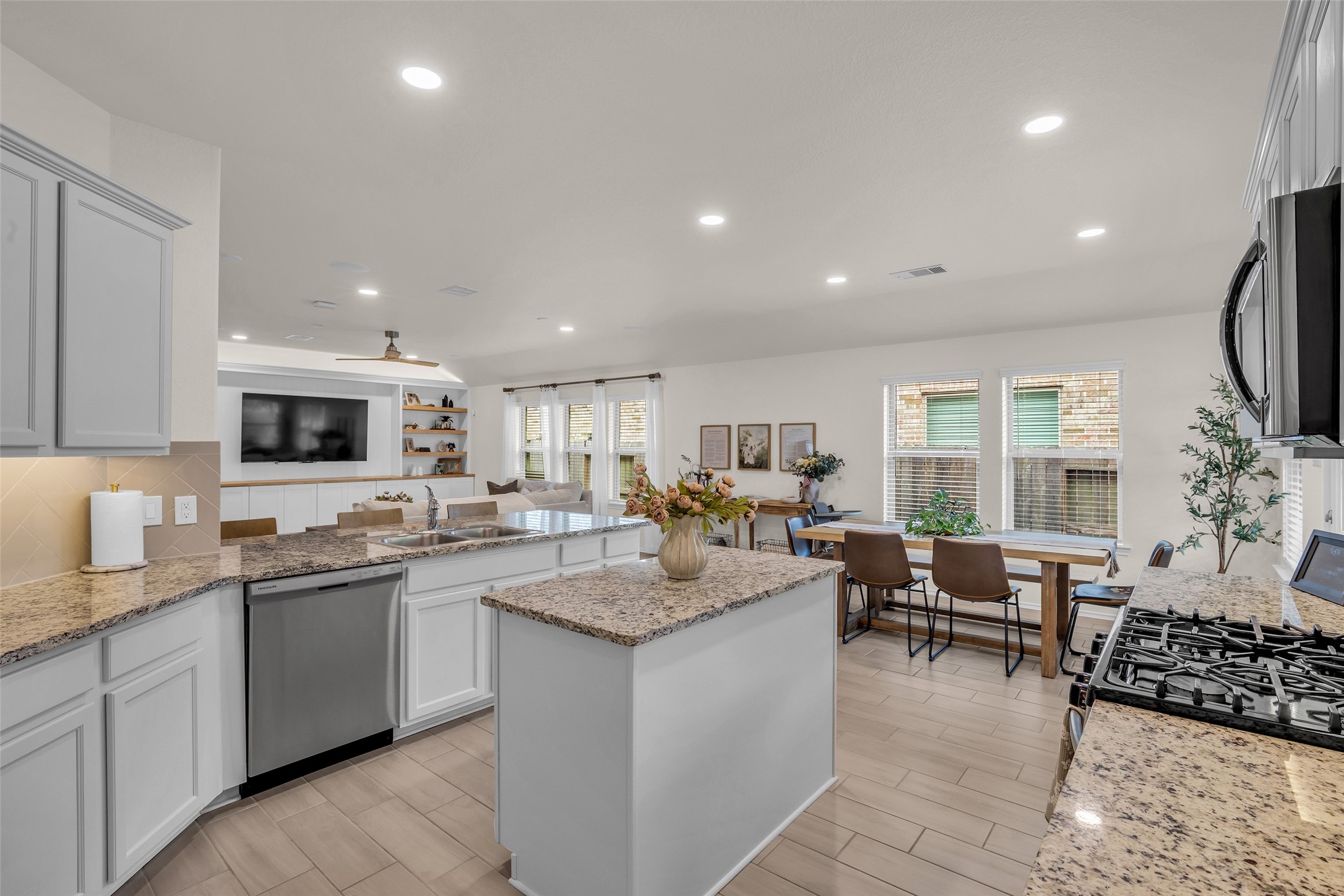 12316 Delta Timber Road, Conroe, TX 77304