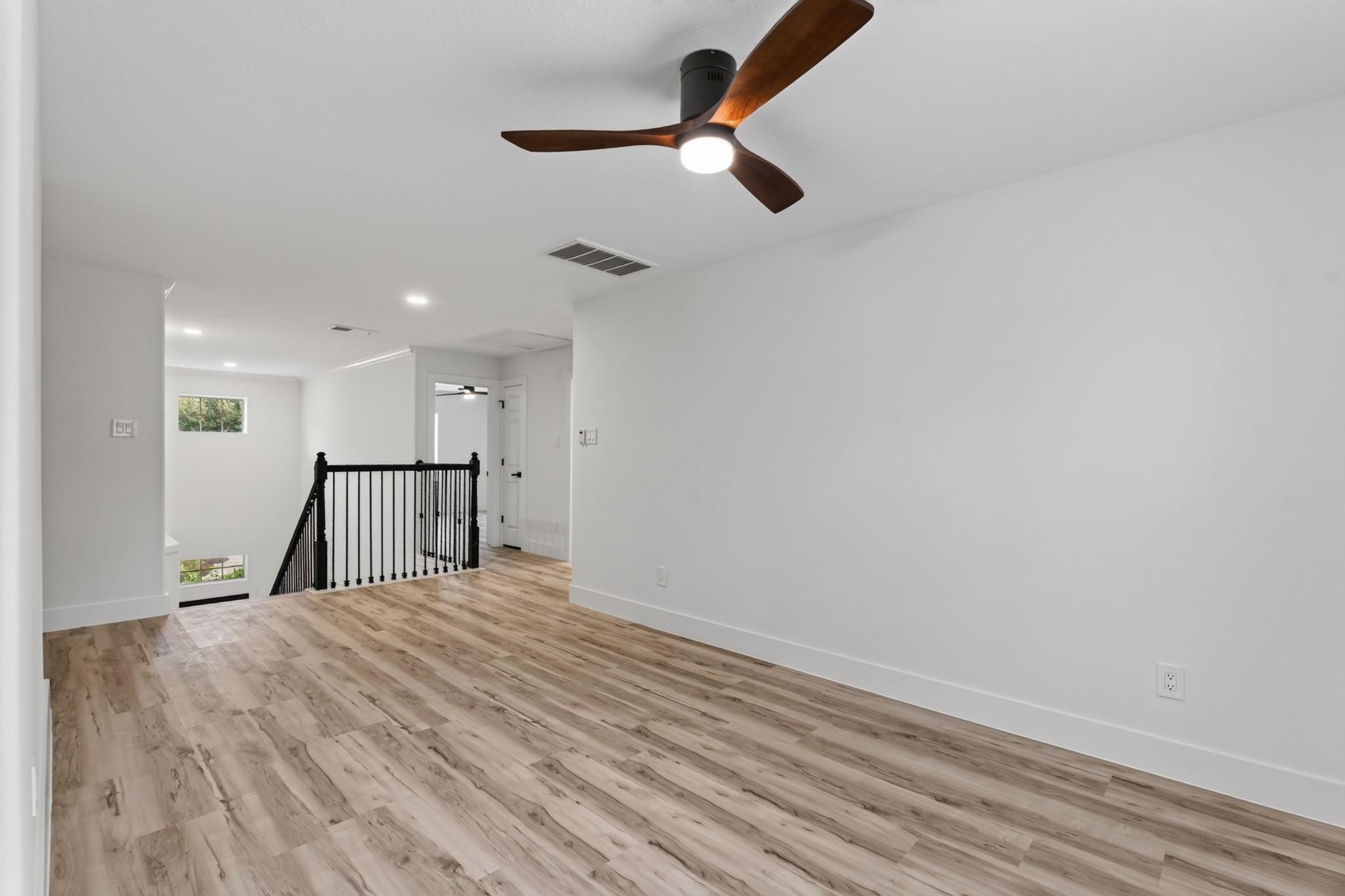 130 S Spinning Wheel Circle, The Woodlands, TX 77382