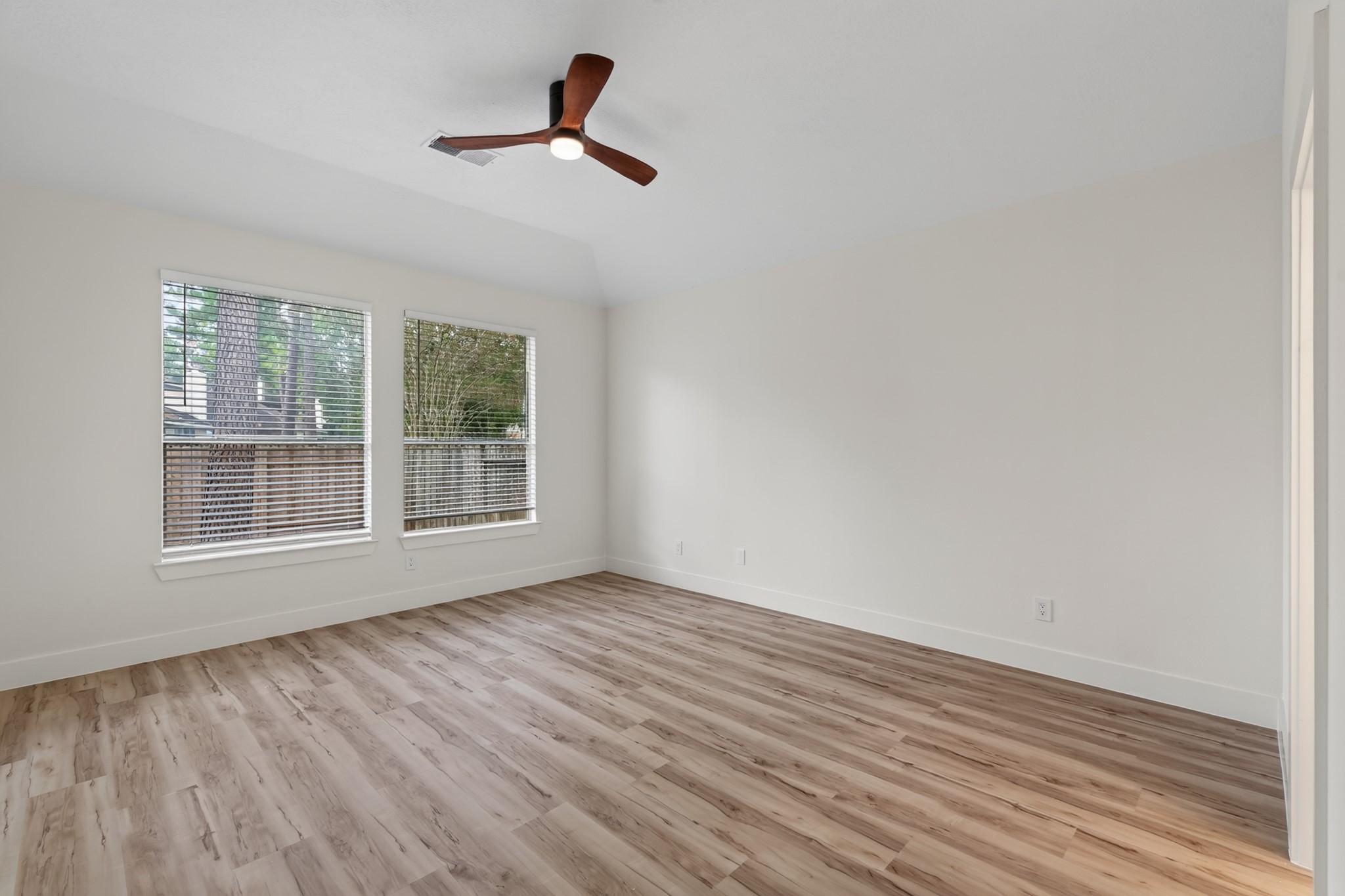 130 S Spinning Wheel Circle, The Woodlands, TX 77382