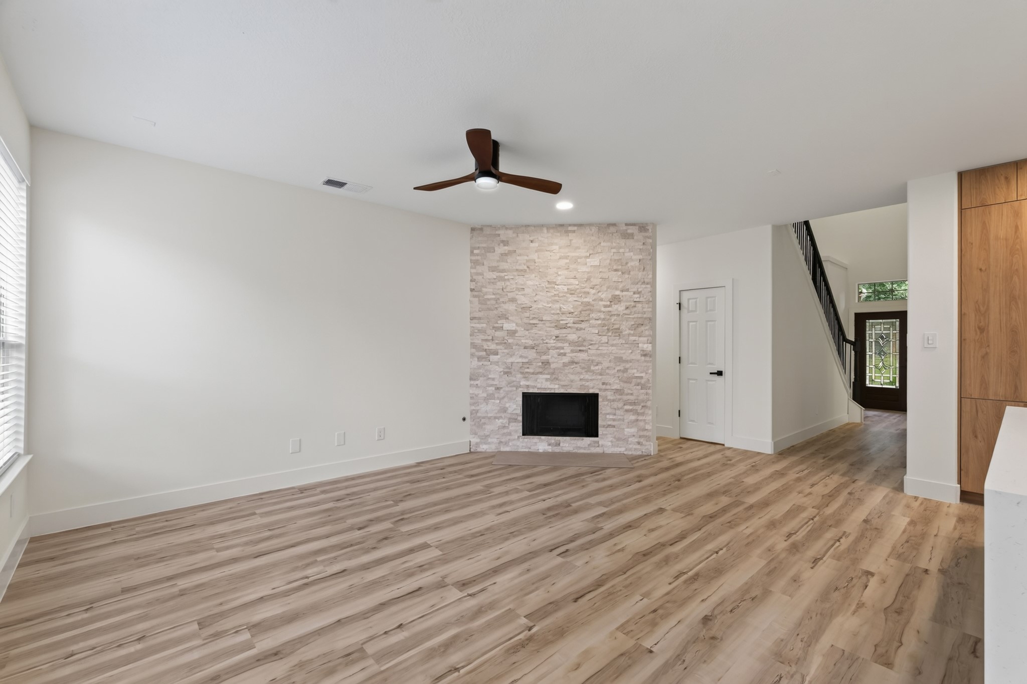 130 S Spinning Wheel Circle, The Woodlands, TX 77382