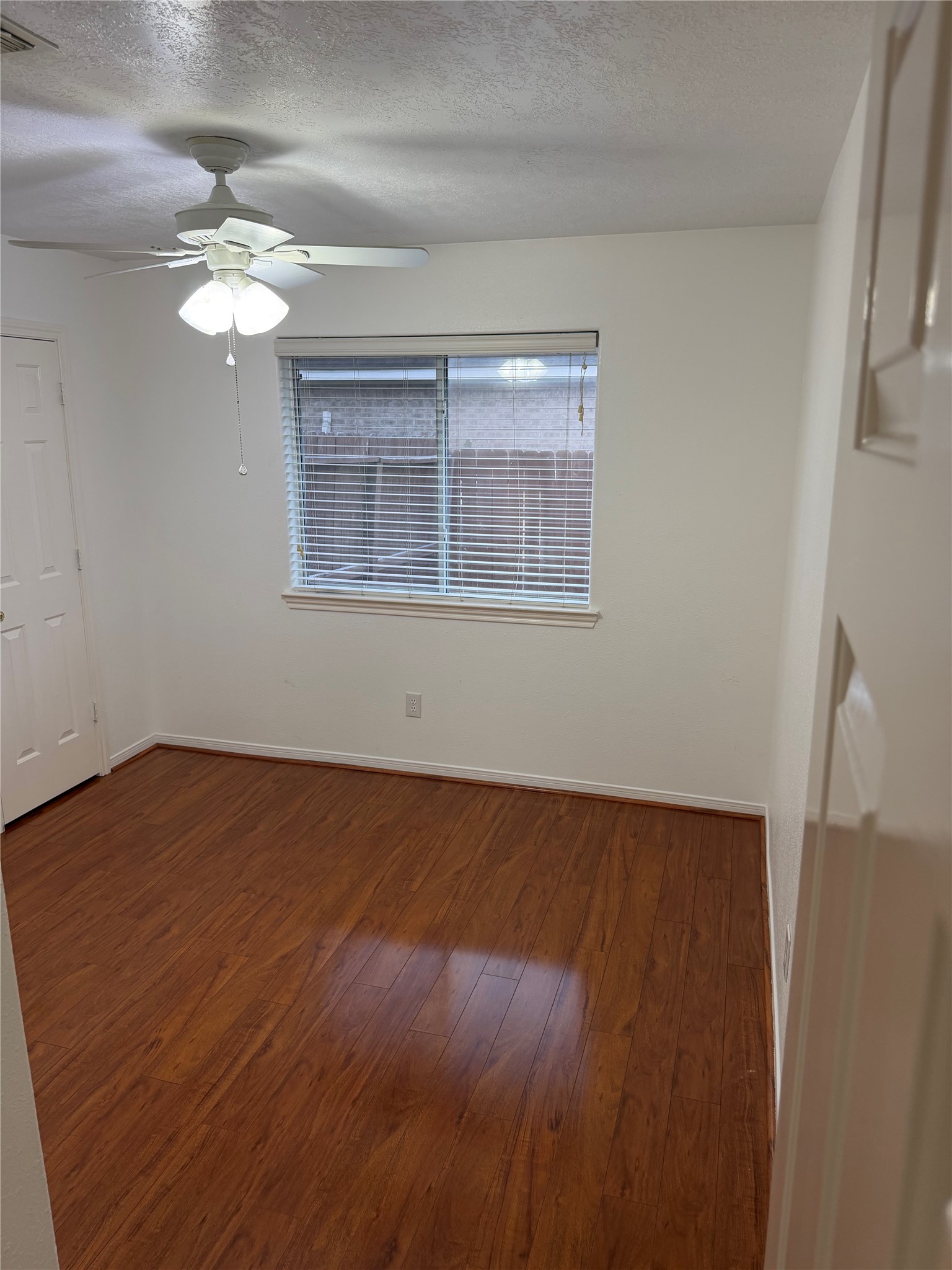 1109 Courtside Drive, League City, TX 77573