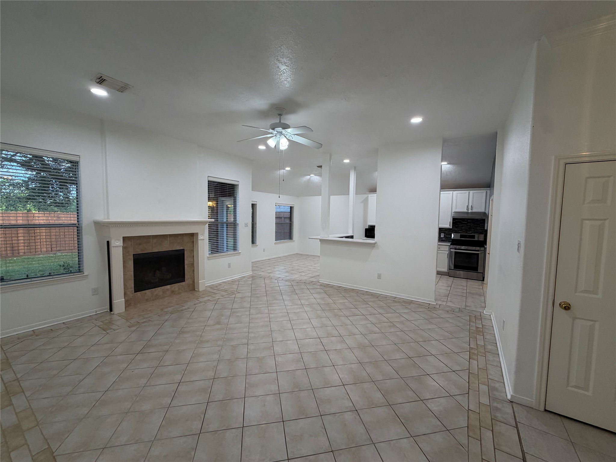 1109 Courtside Drive, League City, TX 77573