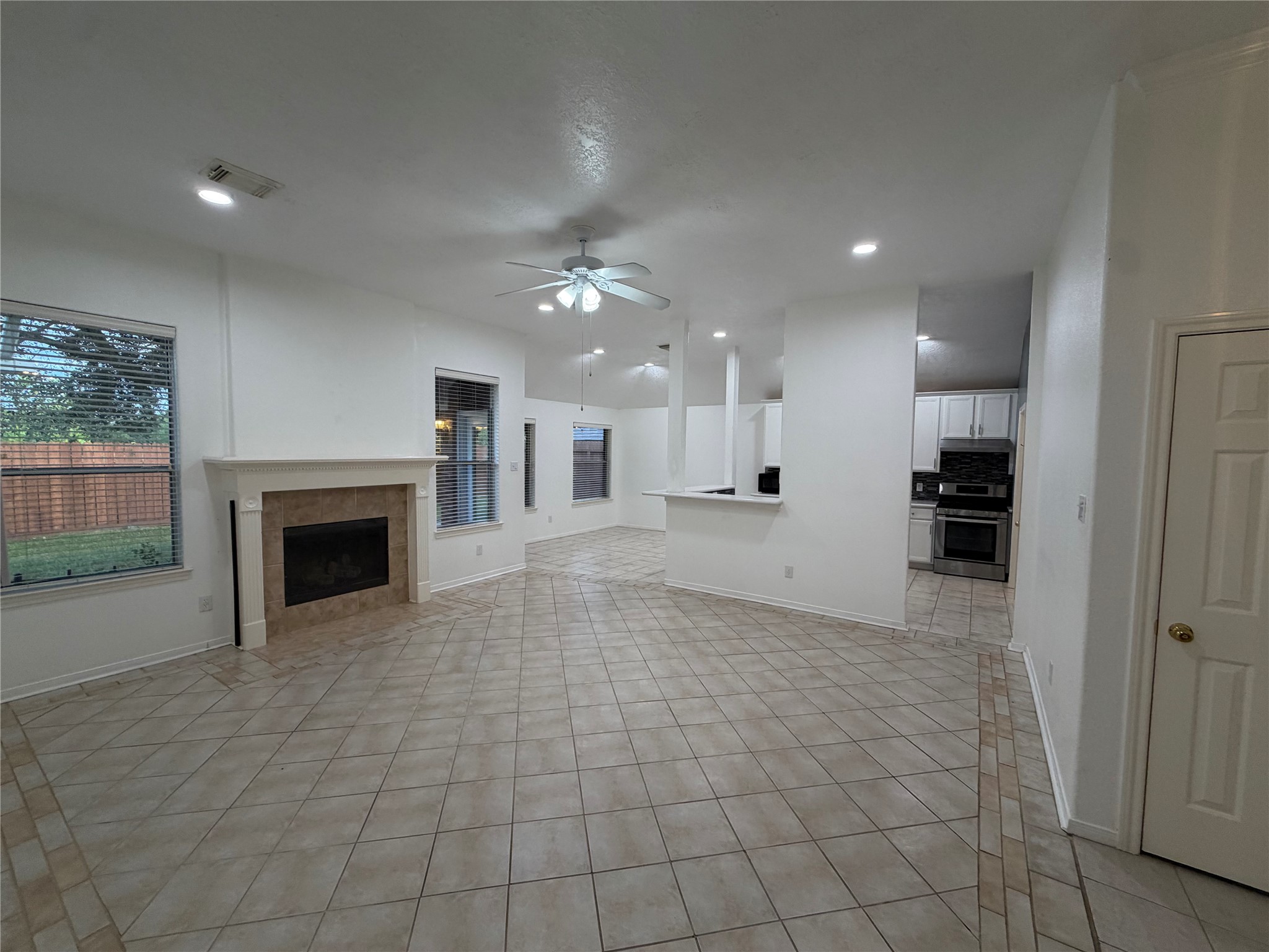 1109 Courtside Drive, League City, TX 77573