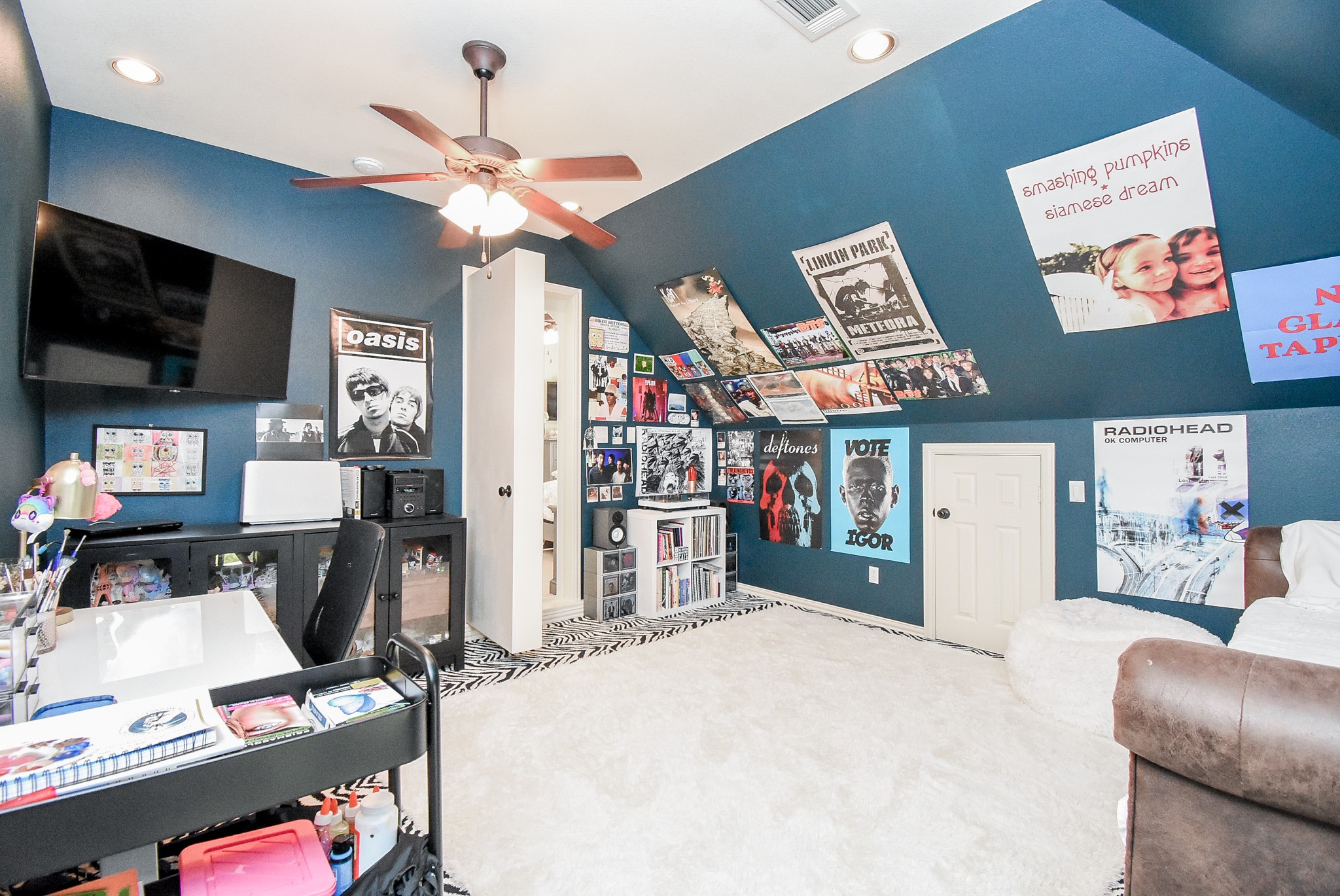 Another view leading back into the bedroom.