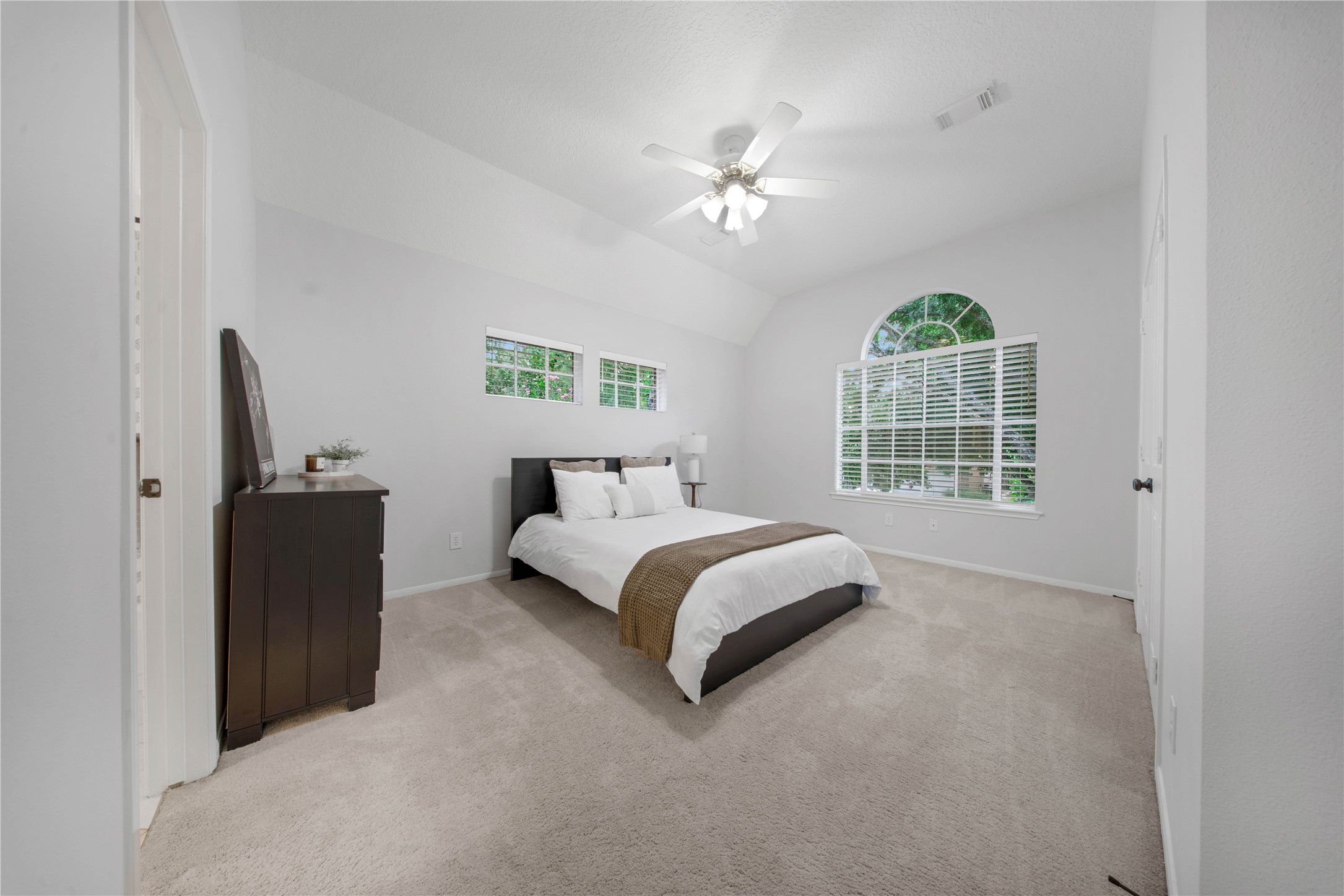 79 N Cochrans Green Circle, The Woodlands, TX 77381
