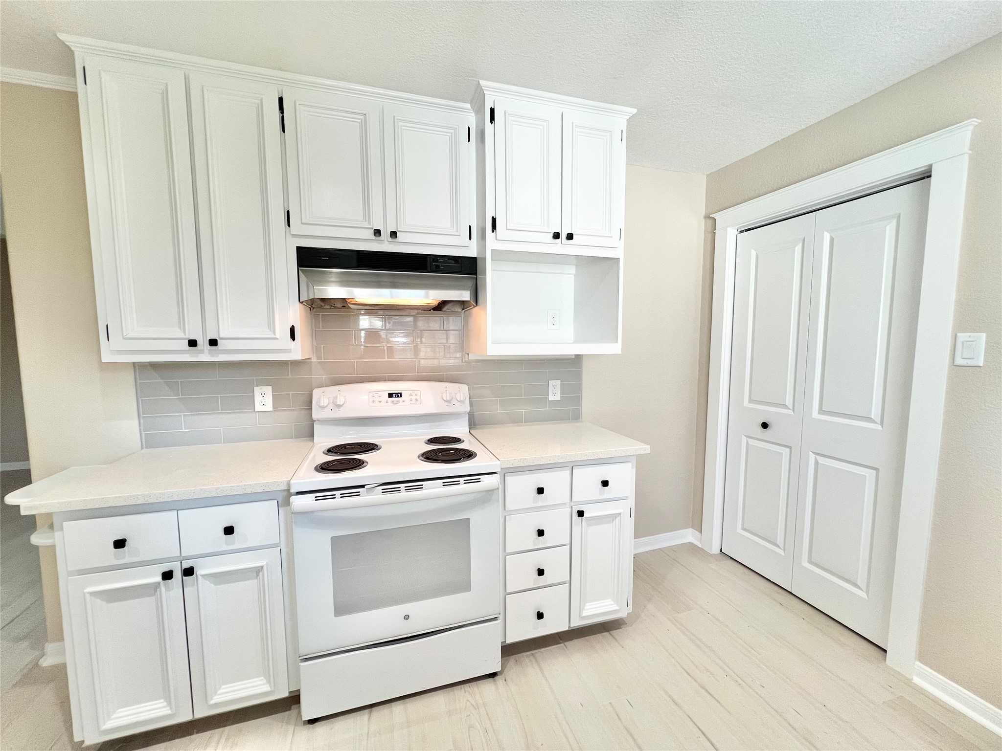 Newly added pantry and quartz counters.